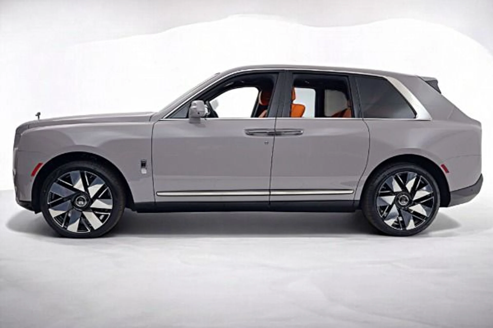 mph001_3792456320_New_2026_Rolls_Royce_Cullinan_b15df40614
