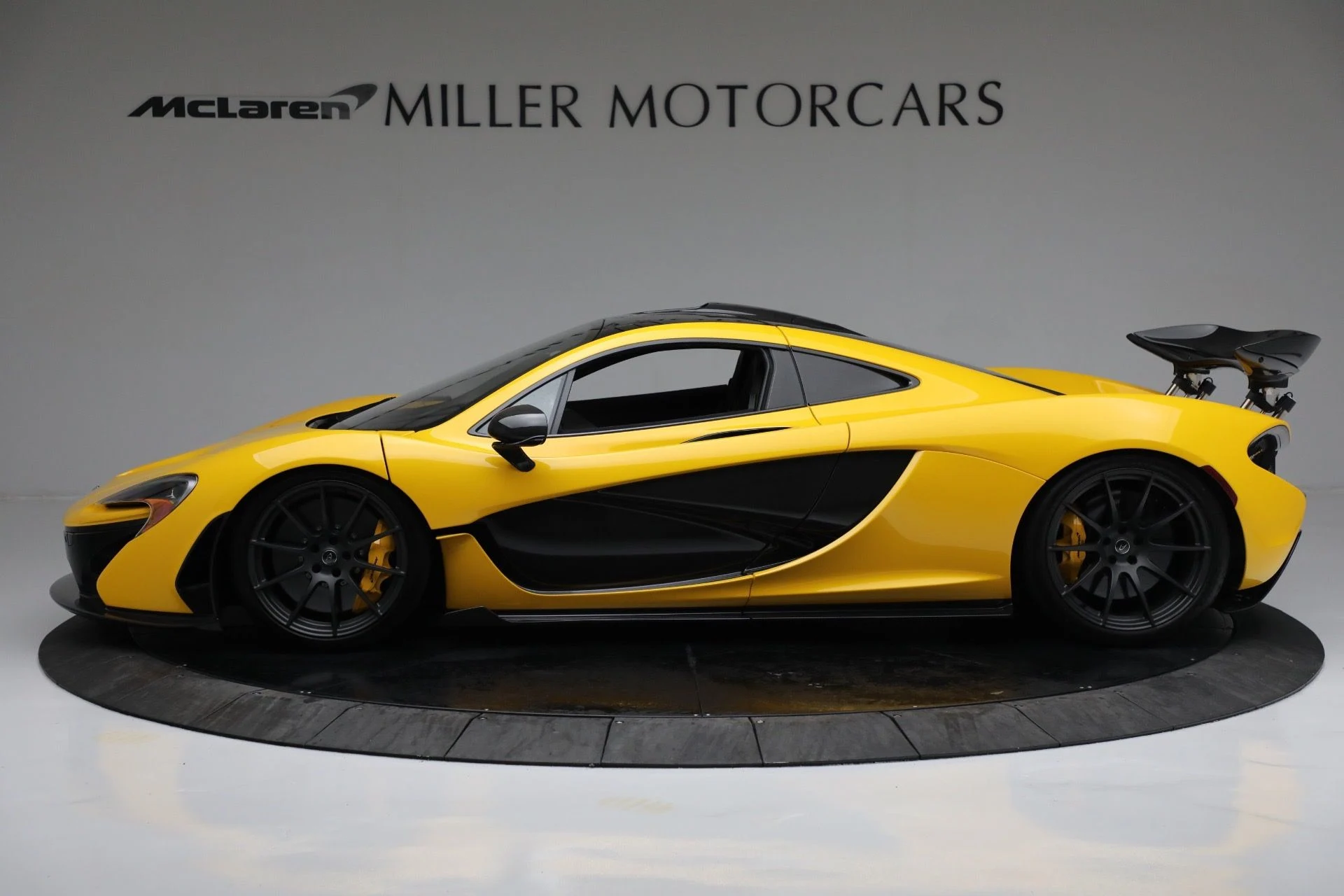 mph001_3802940451_Used_2015_Mc_Laren_P1_7a0746ba64