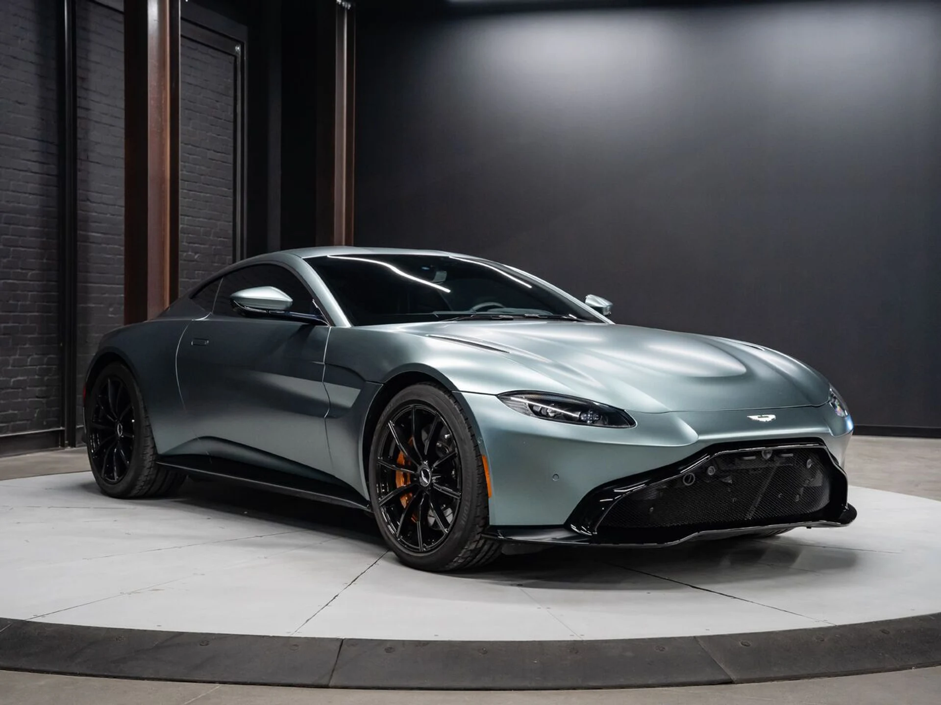 mph001_3803904512_aston_martin_vantage_2020_842afd13c1