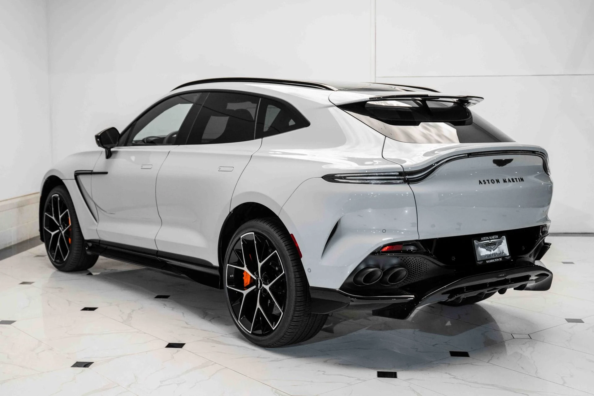 mph001_3809185124_Used_2024_Aston_Martin_DBX_707_1701892795_511f04a0d1