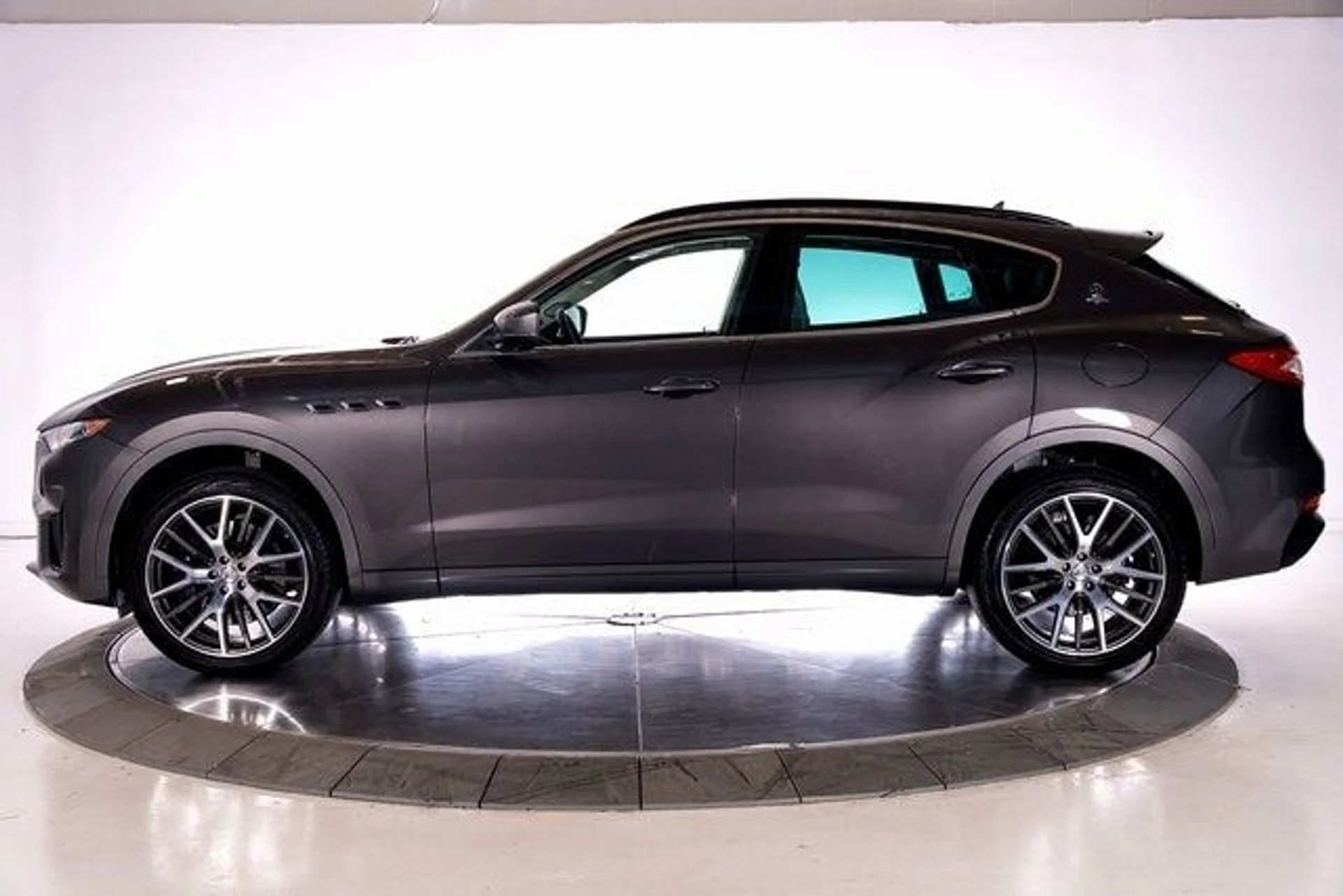 mph001_3809257917_003f123afe6ca350f1b33bc1f59714f0x_8b79b97b68