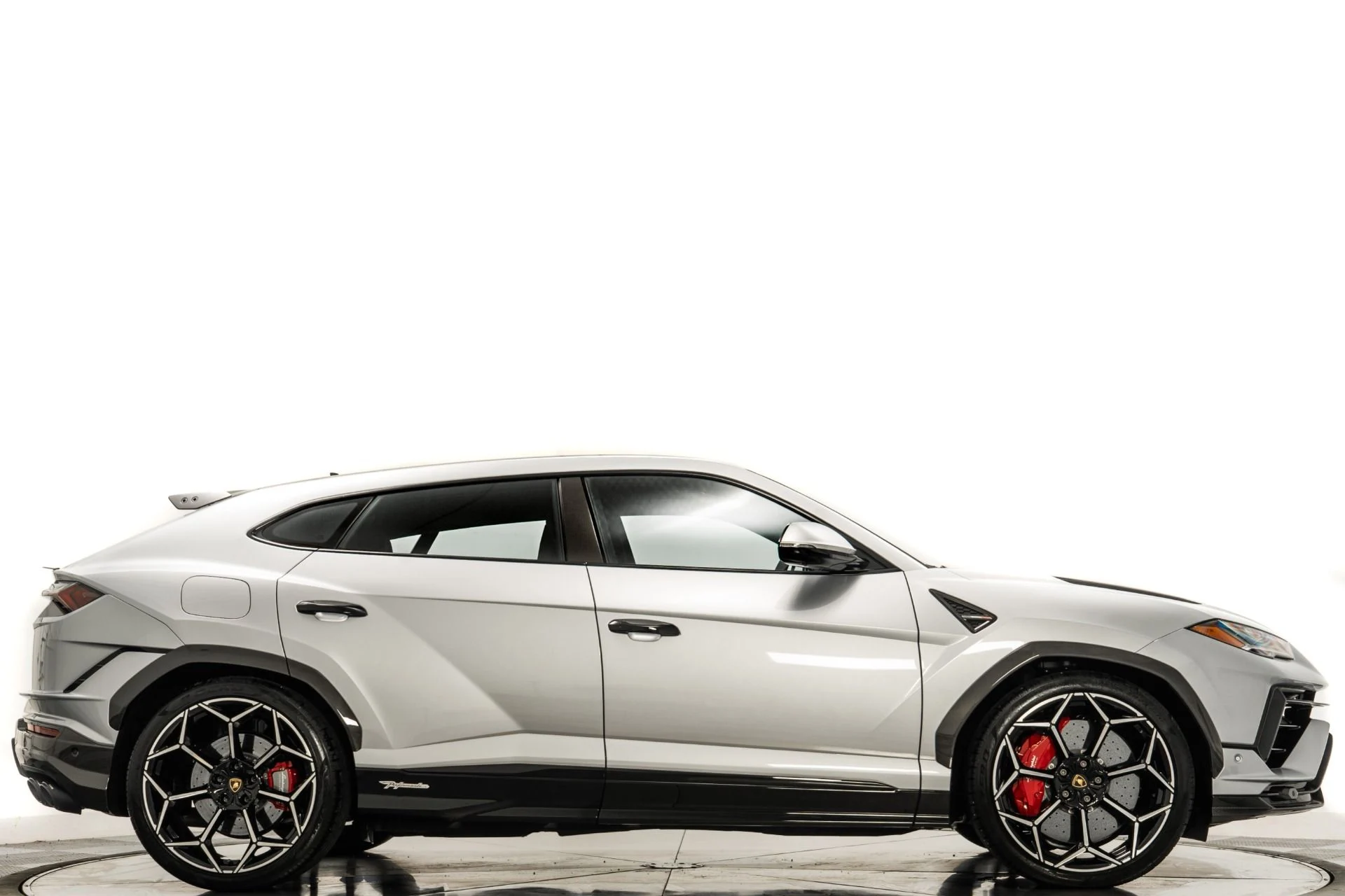mph001_3810433779_Used_2024_Lamborghini_Urus_Performante_657_Hp_ADAS_package_Carbon_Fiber_Trim_1759252680_da822b8817