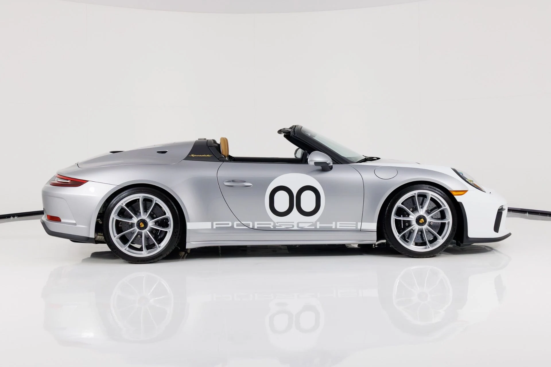 mph001_3811257224_Used_2019_Porsche_911_Speedster_1770313297_0f39c2e4f5