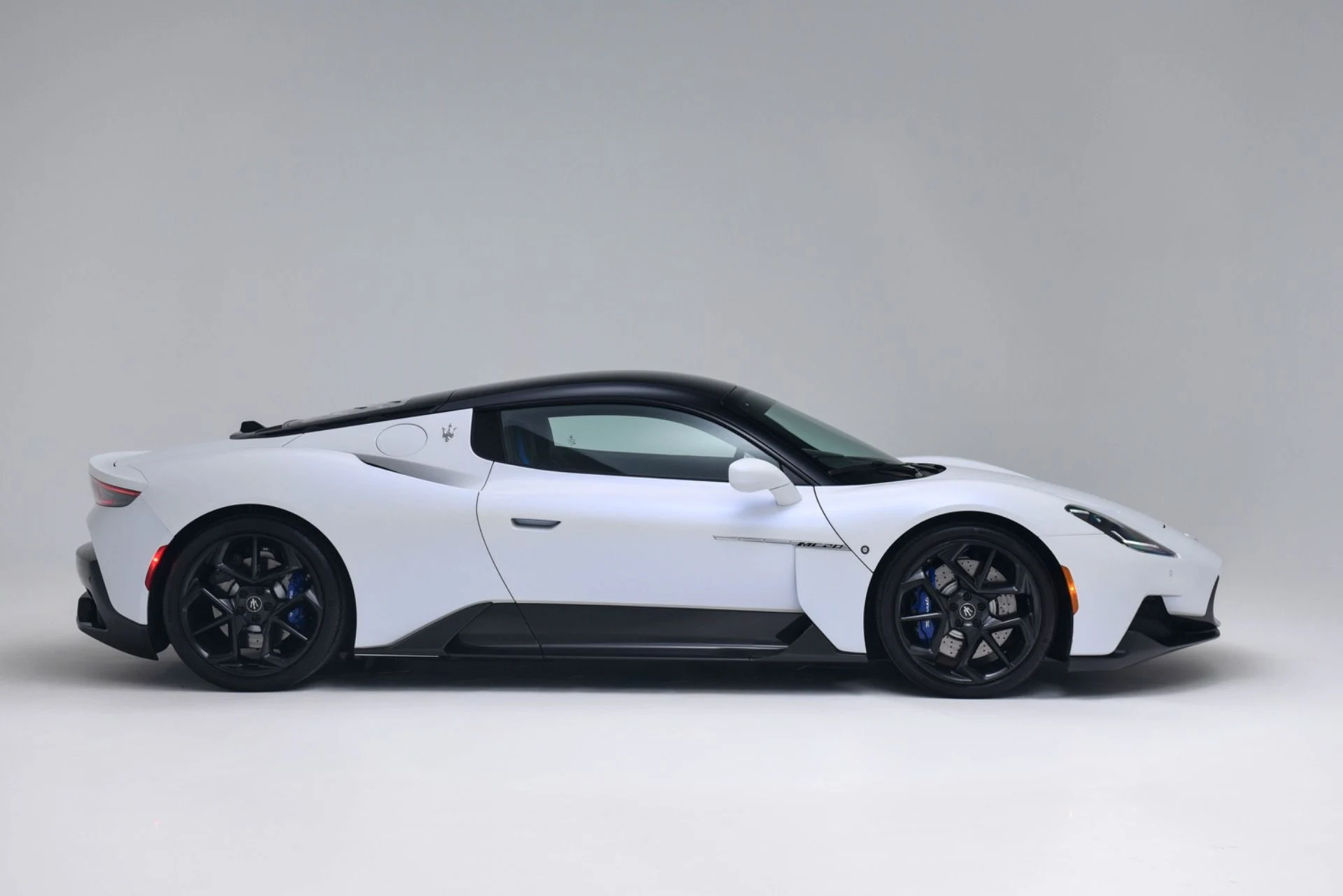 mph001_3816995038_Used_2022_Maserati_MC_20_1777496436_1d73304e00
