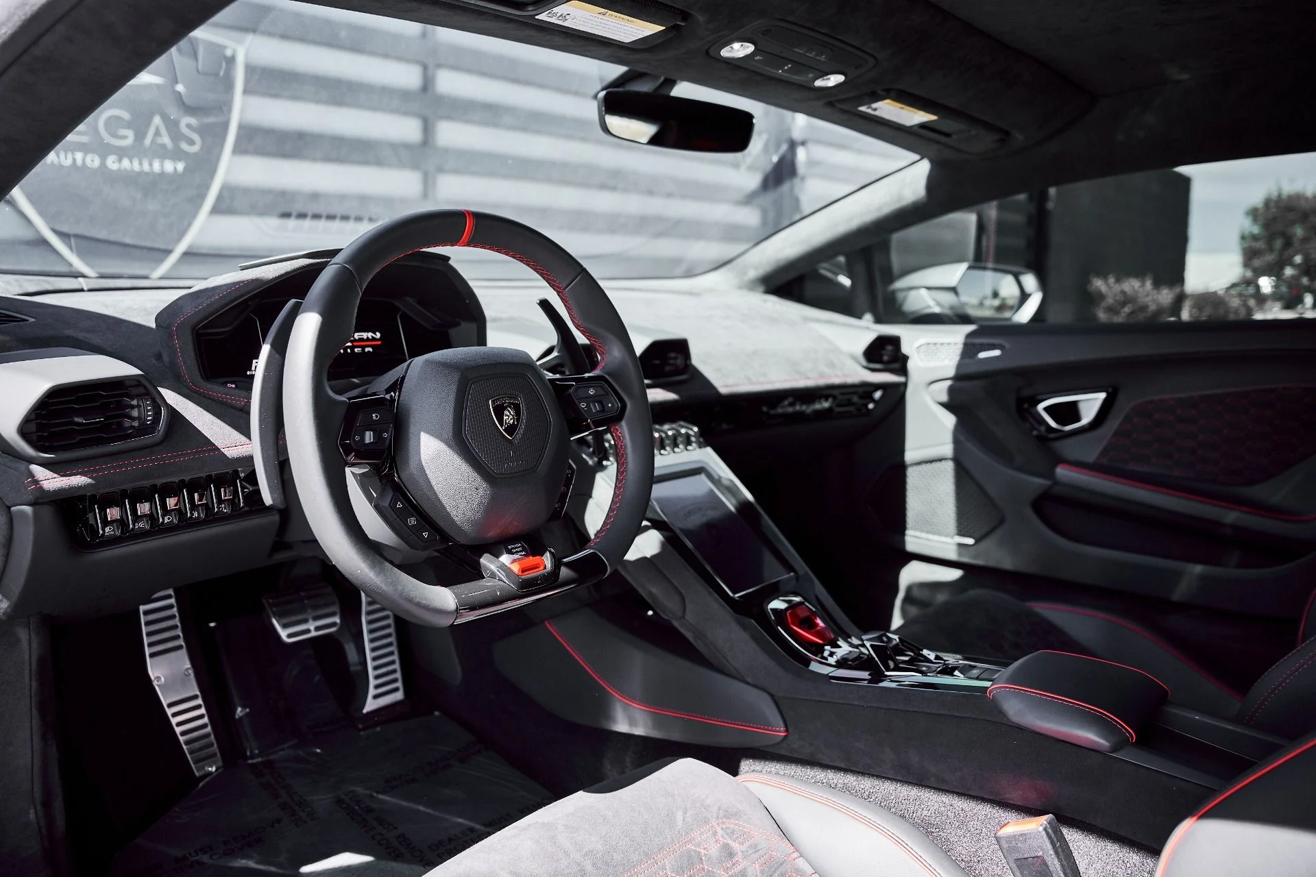 mph001_3821810703_Used_2023_Lamborghini_Huracan_Tecnica_Base_1777013628_abe0db1b3f