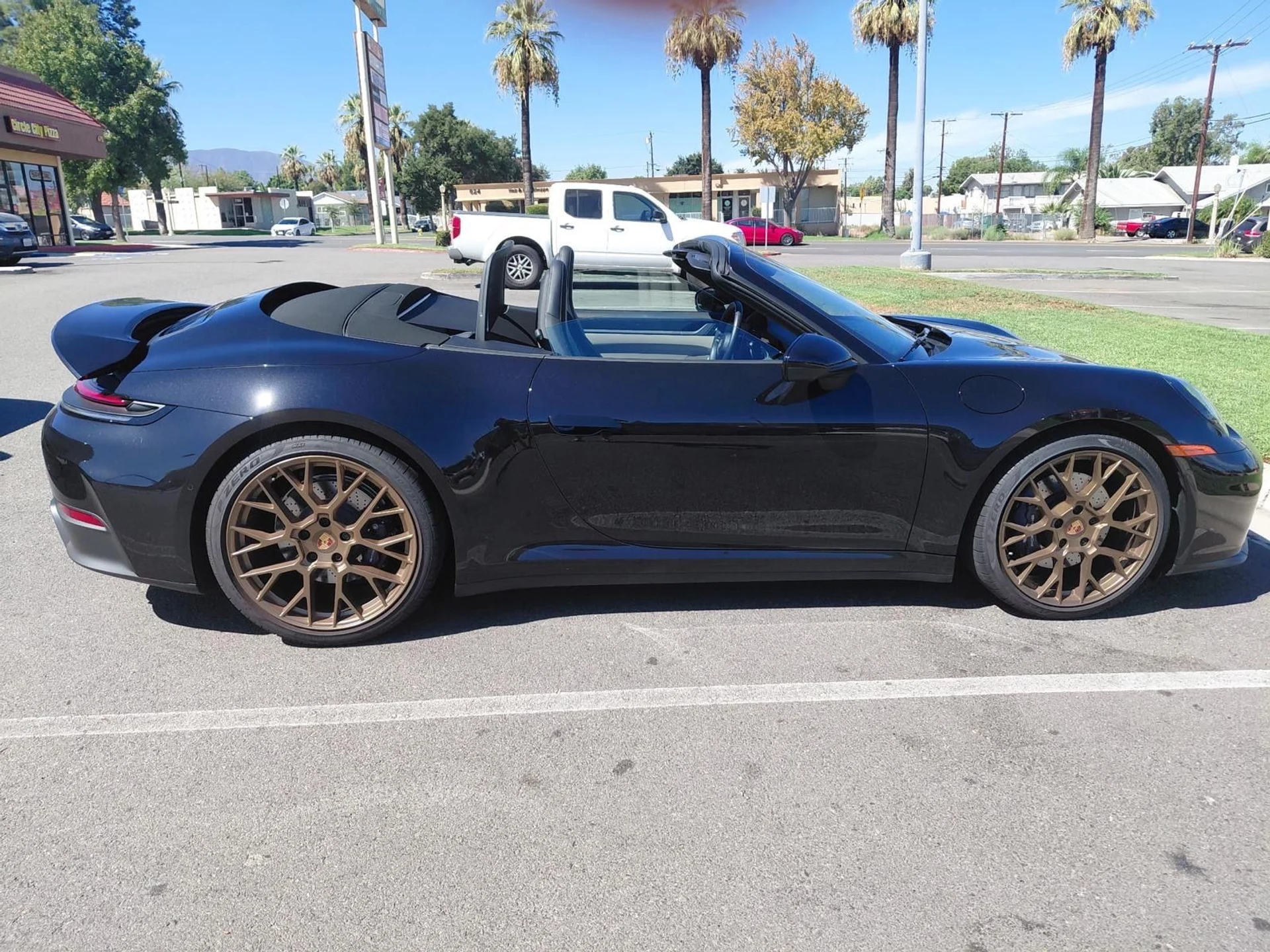 mph001_3833011010_Used_2025_Porsche_911_Carrera_1790891892_edff1ead1e