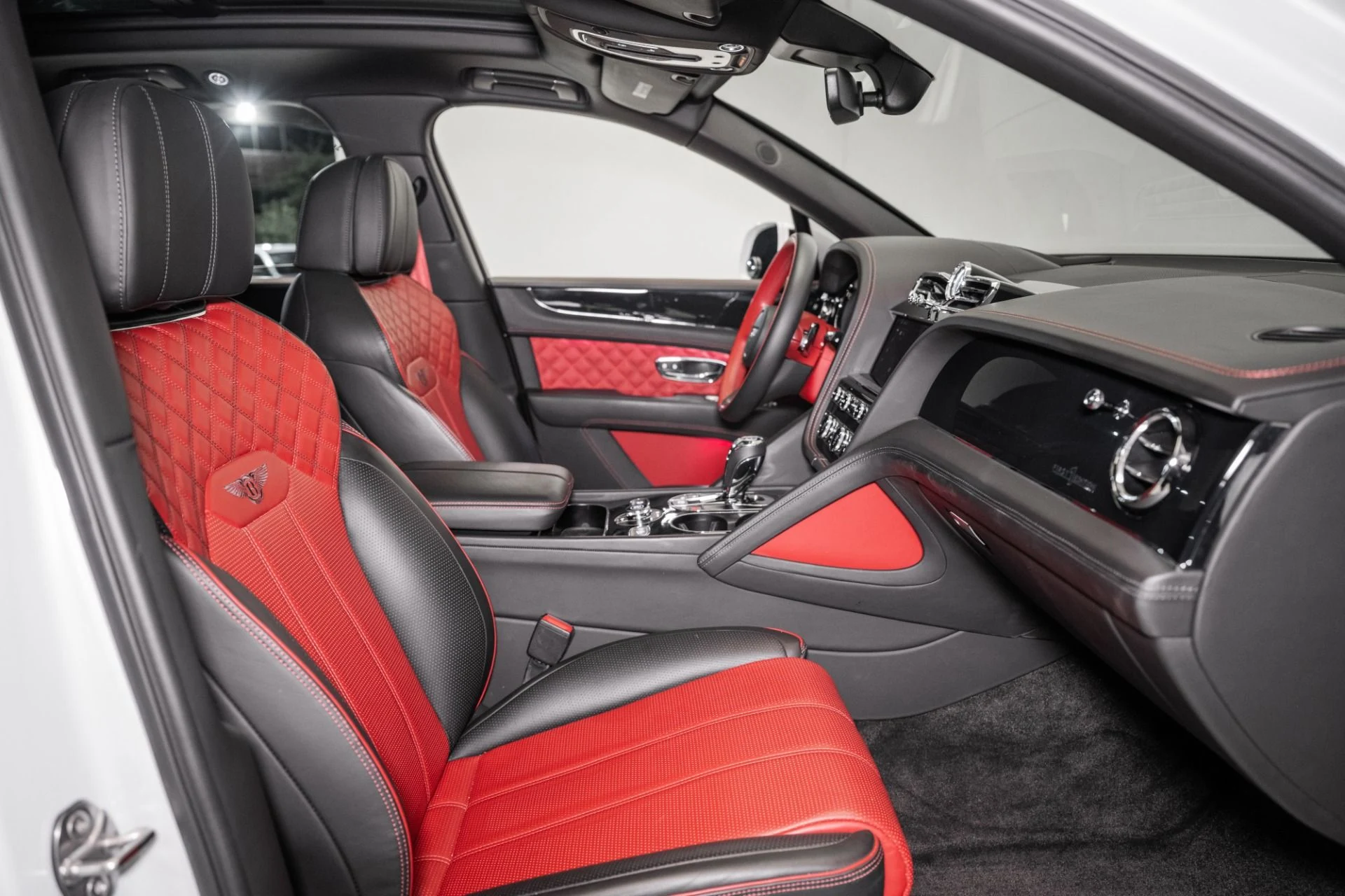 mph001_3841476232_Used_2021_Bentley_Bentayga_V8_1759421364_1c3b998605