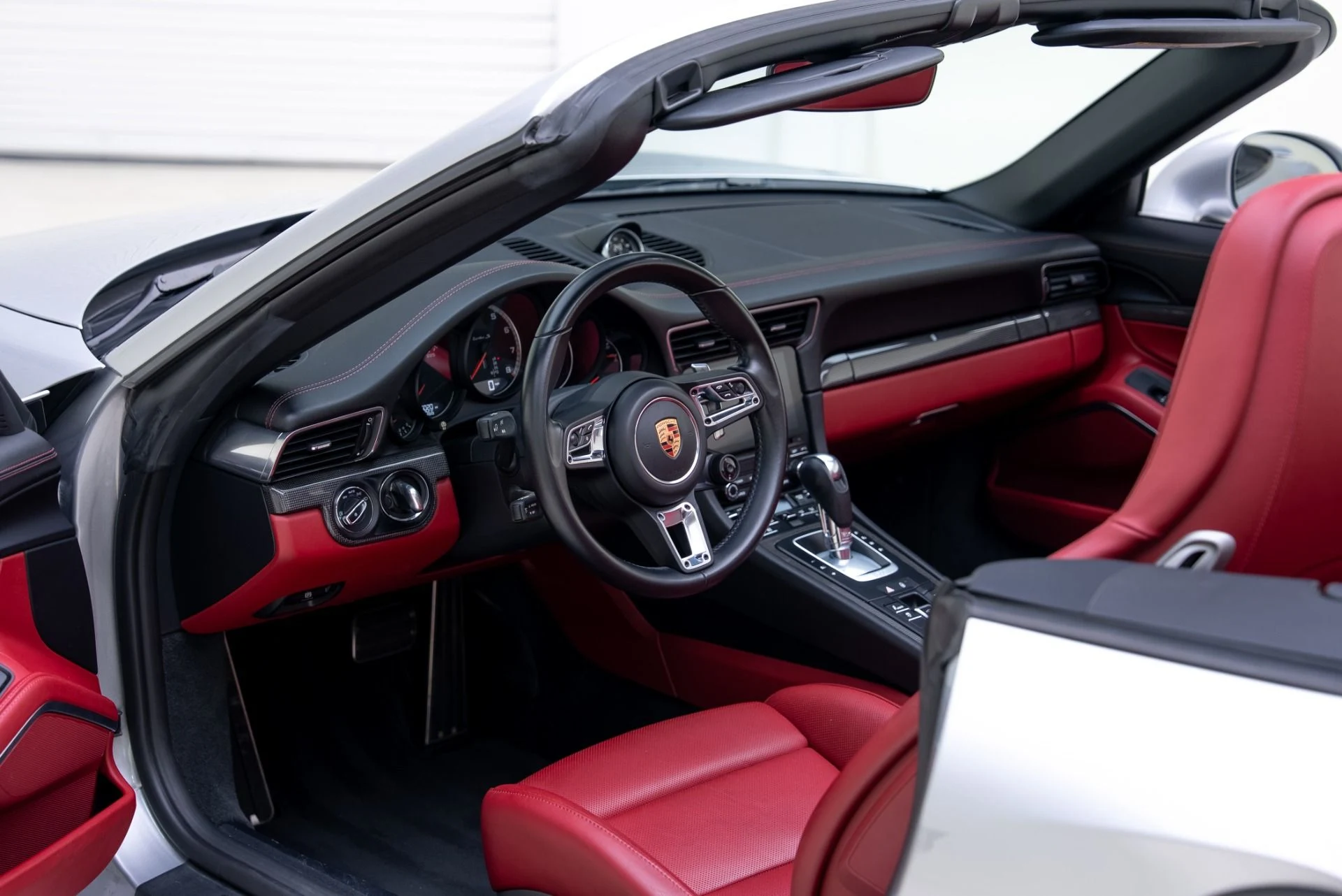 mph001_3843941667_Used_2018_Porsche_911_Turbo_S_1769029746_e1af8b78ea