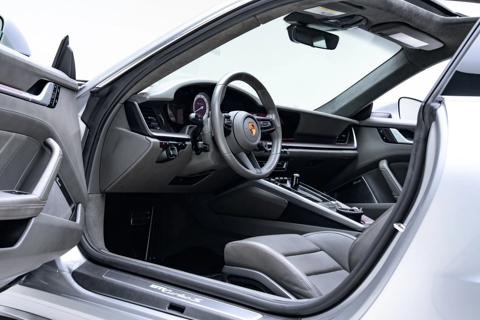 mph001_3851141925_Used_2021_Porsche_911_Turbo_S_1776281104_d27be600ff