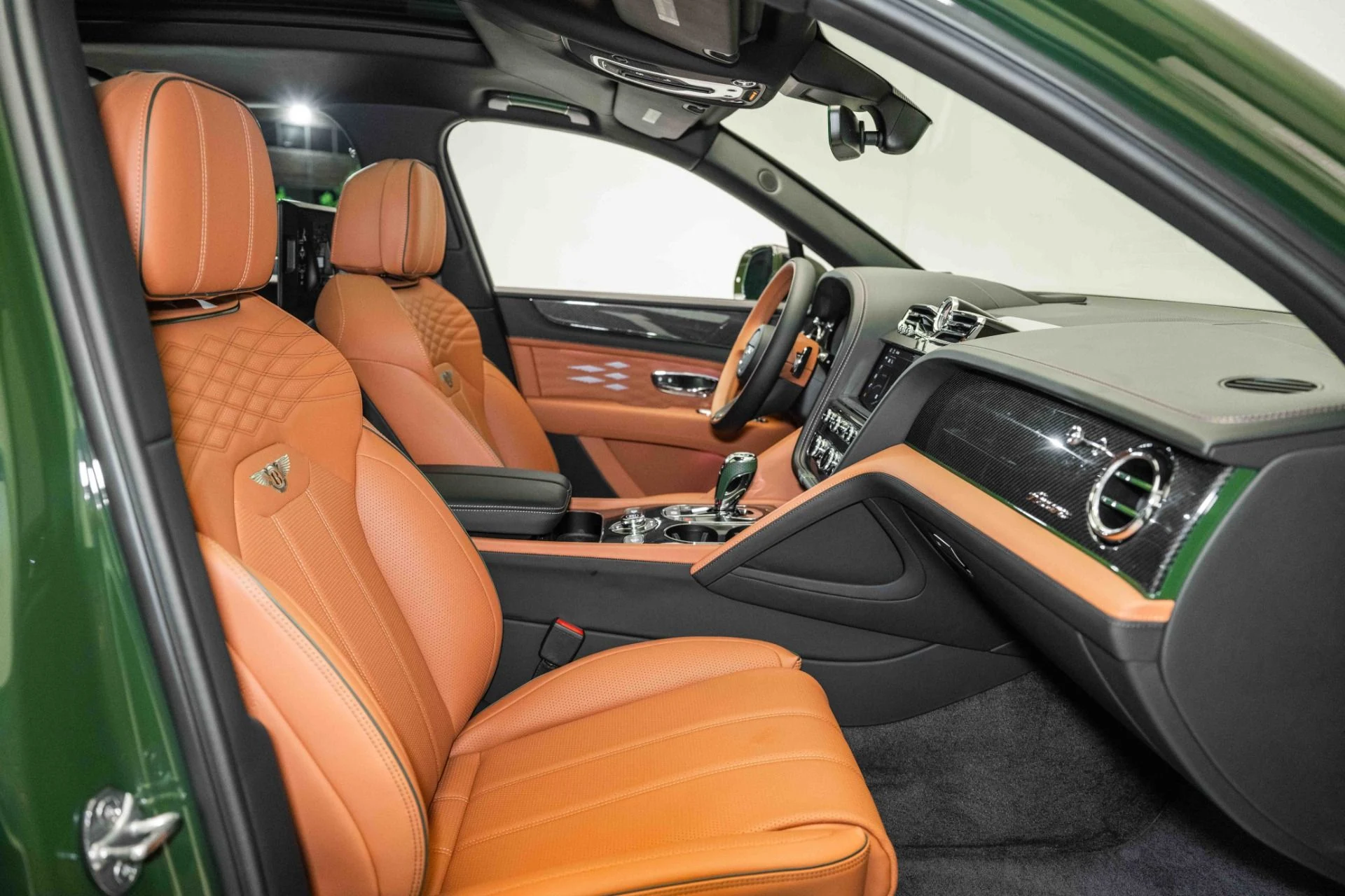 mph001_3851226315_Used_2024_Bentley_Bentayga_EWB_Azure_V8_1718899287_37d4b00598