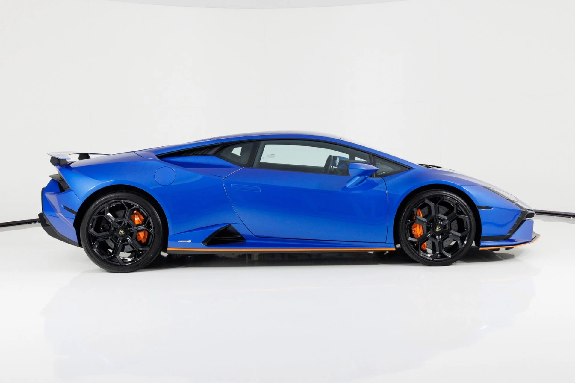 mph001_3852392742_Used_2023_Lamborghini_Huracan_Tecnica_1784830828_dc0146cc01