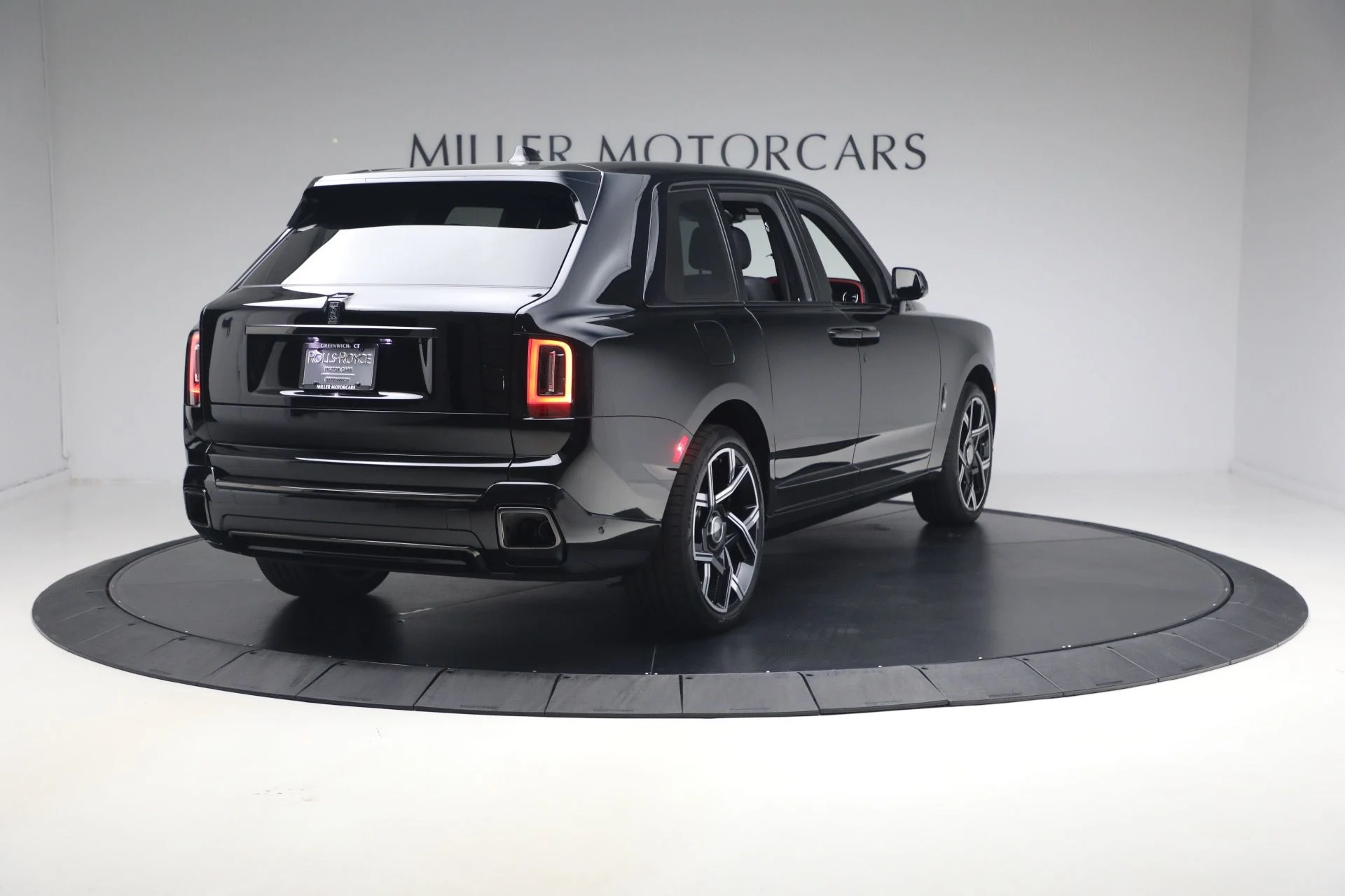 mph001_3854072127_New_2027_Rolls_Royce_Black_Badge_Cullinan_cfef705d5f