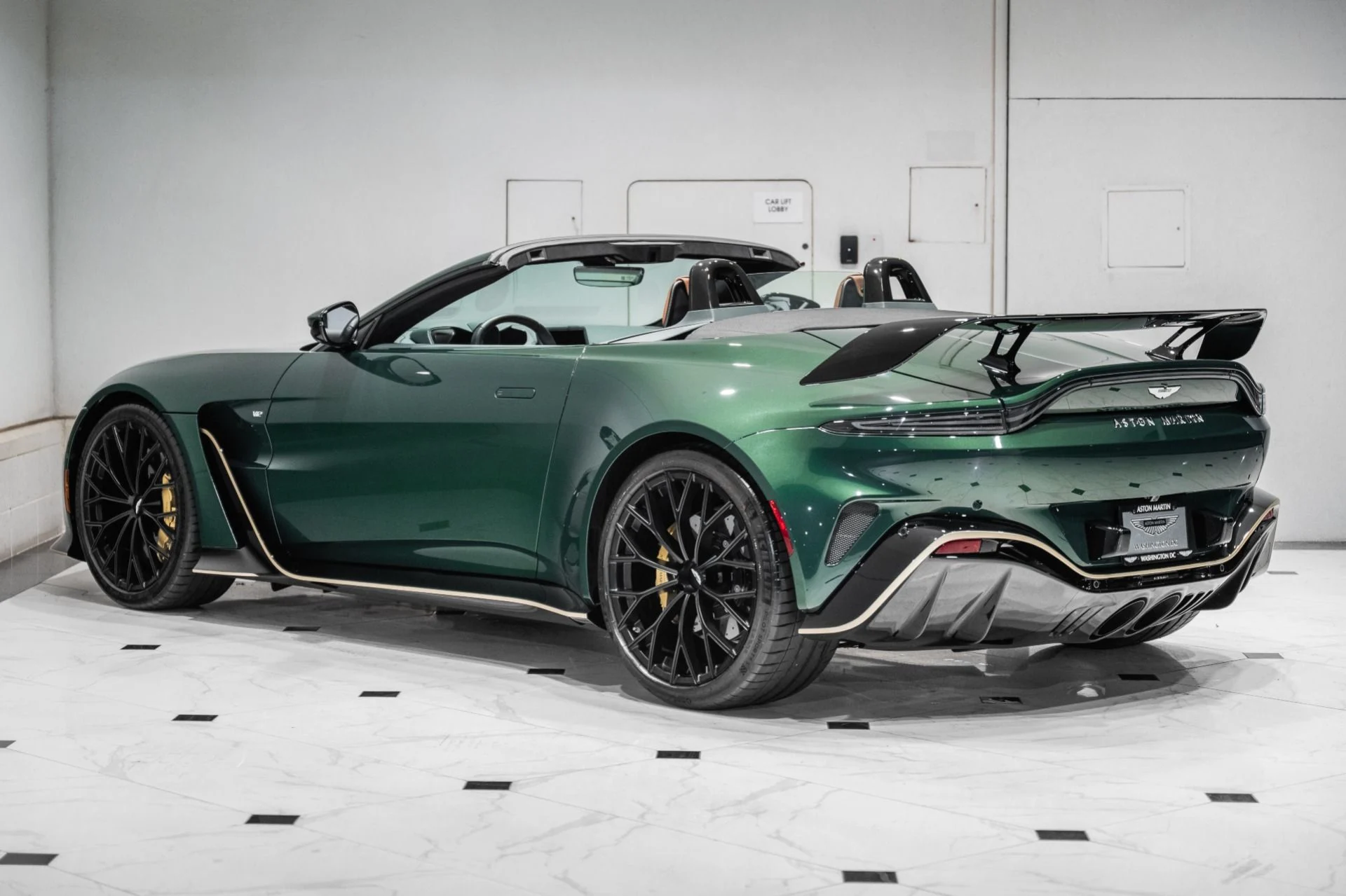mph001_3858130186_Used_2023_Aston_Martin_Vantage_V12_1787759949_9dc9355cad