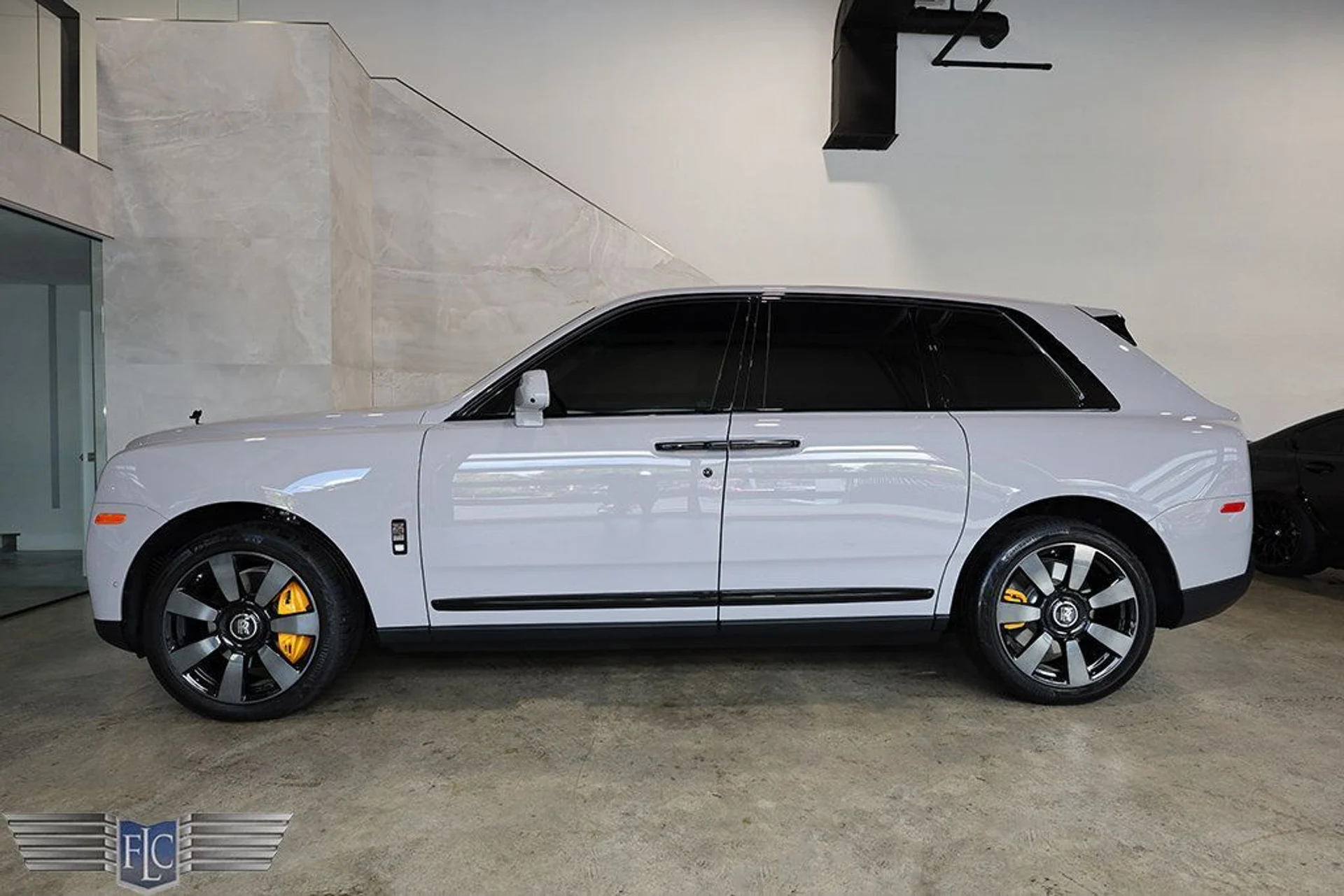 mph001_3858499596_used_2024_rolls_royce_cullinan_blackbadgesportutility_9689_22957854_2_1024_e51c34fefc