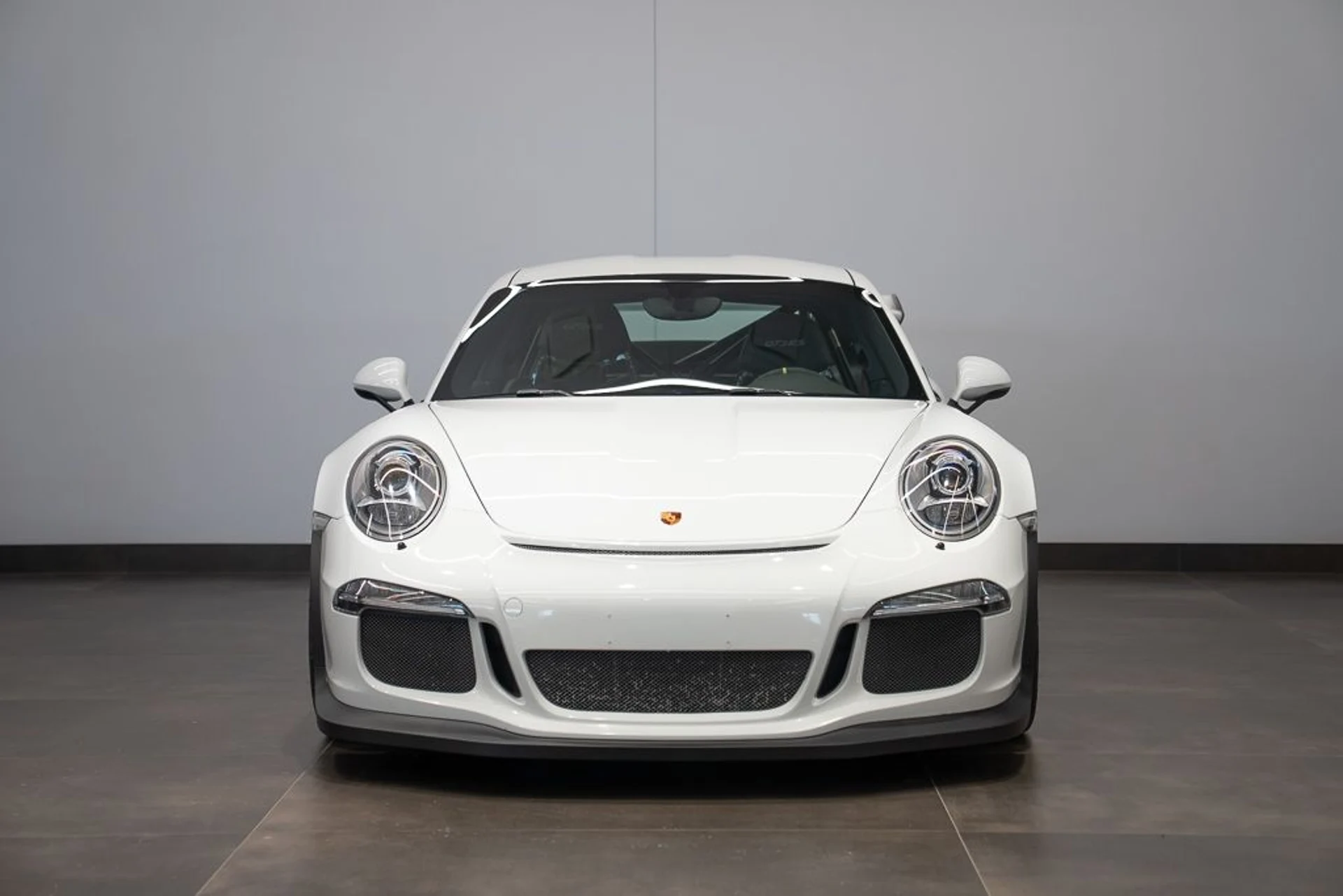 mph001_3866147138_porsche_911_2016_jpg_v_1780407122_7acec8b748