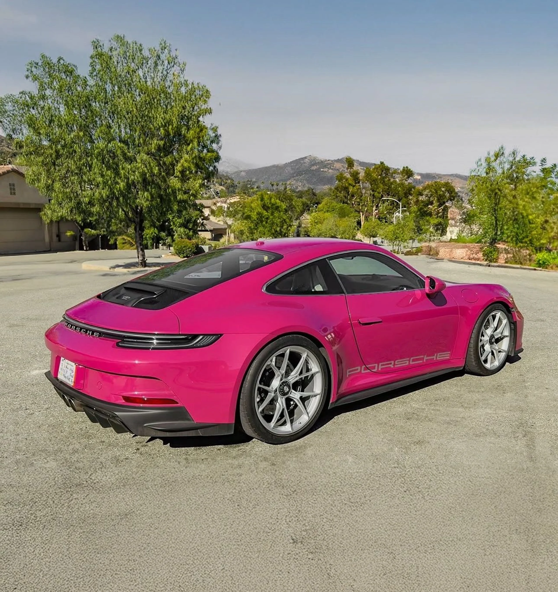 mph001_3867015533_Used_2023_Porsche_911_1754686200_df664b5d19