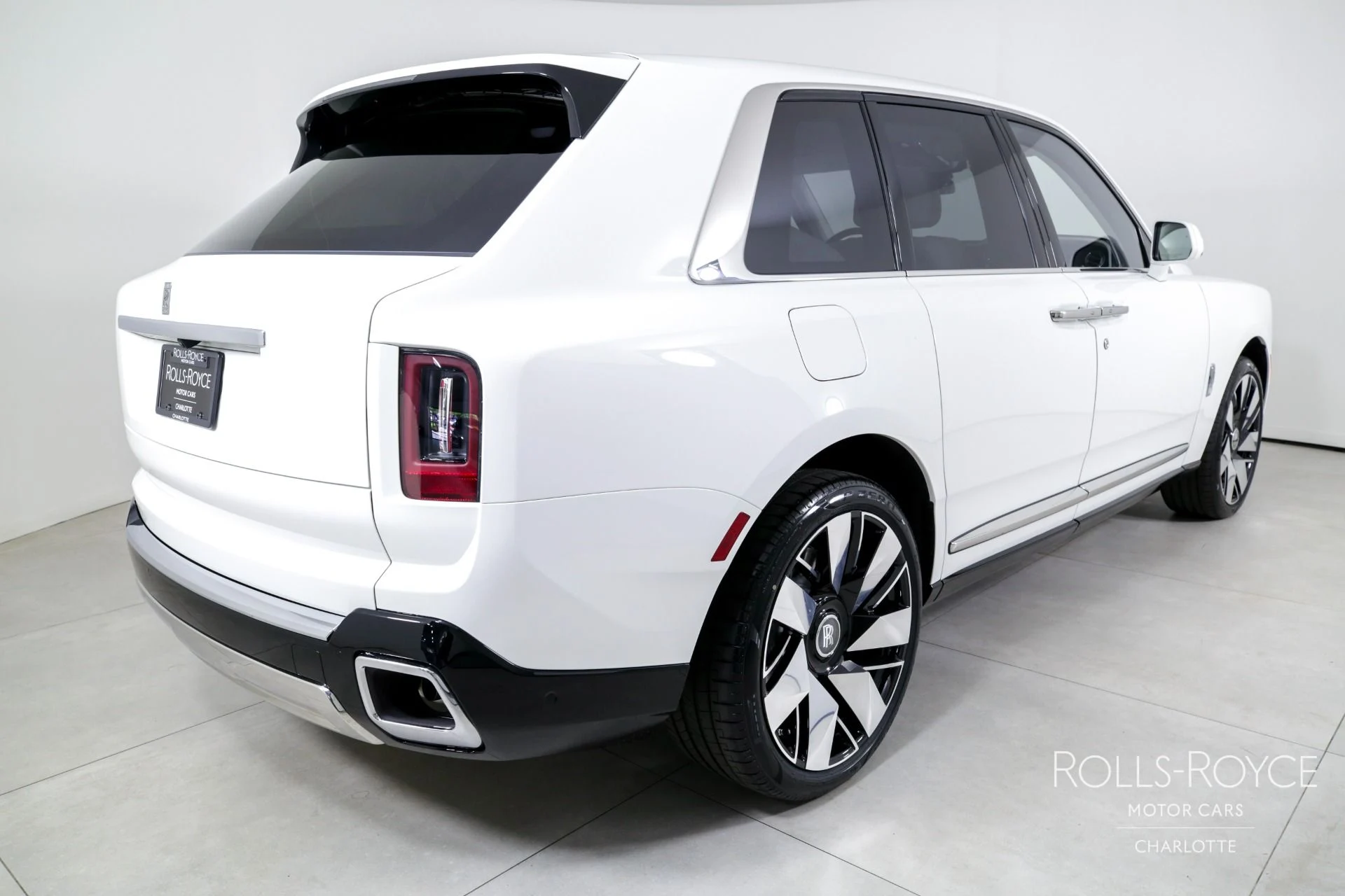 mph001_3878260108_Used_2025_Rolls_Royce_Cullinan_1745264127_2b3e37f7ae