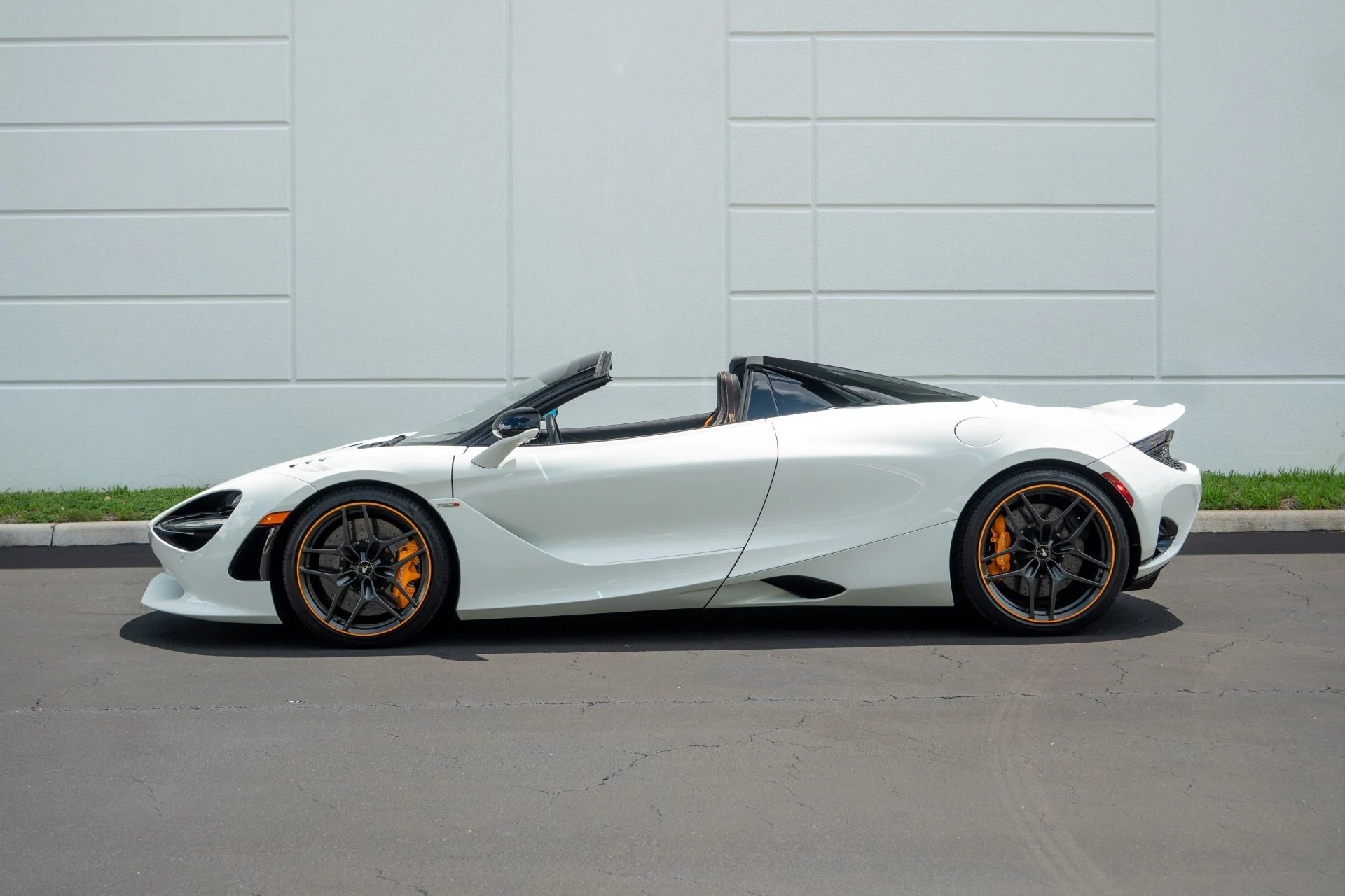 mph001_3879845365_Used_2024_Mc_Laren_750_S_Spider_1755900989_96db90ccc1