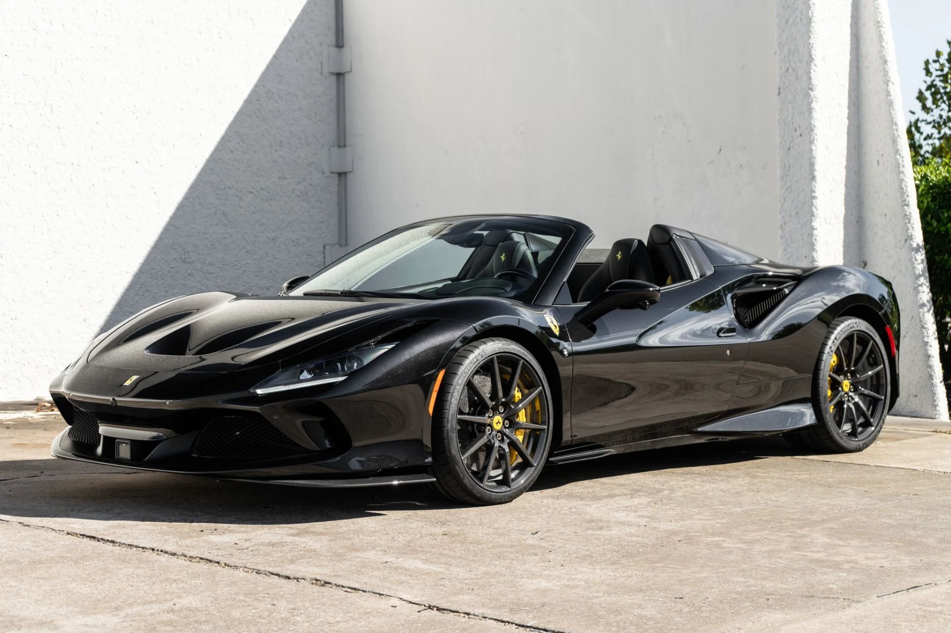 mph001_3881315061_Used_2022_Ferrari_F8_Spider_1791584250_f260484bce