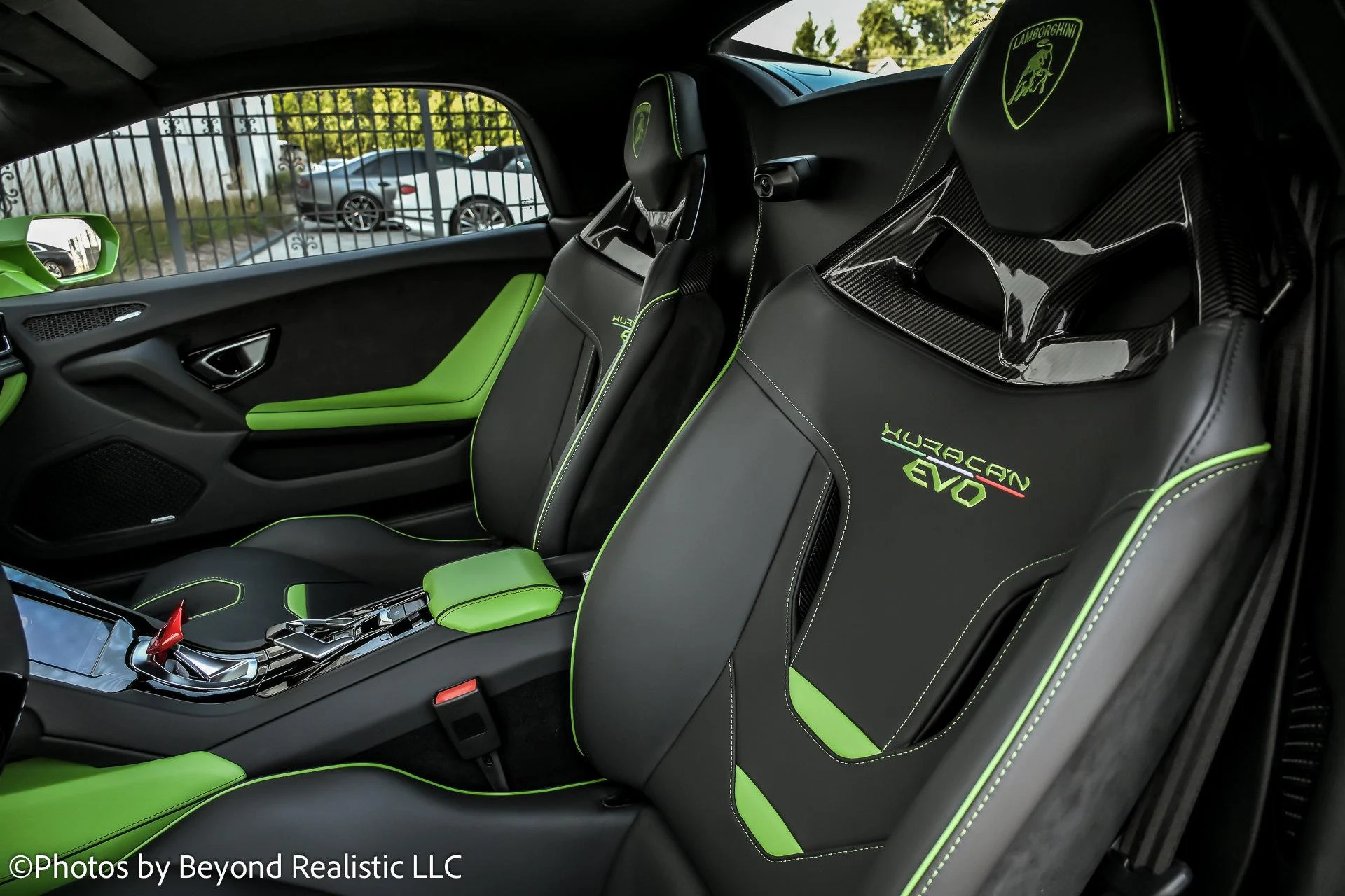 mph001_3882833108_Used_2024_Lamborghini_Huracan_EVO_Spyder_1759824935_779a20bf74