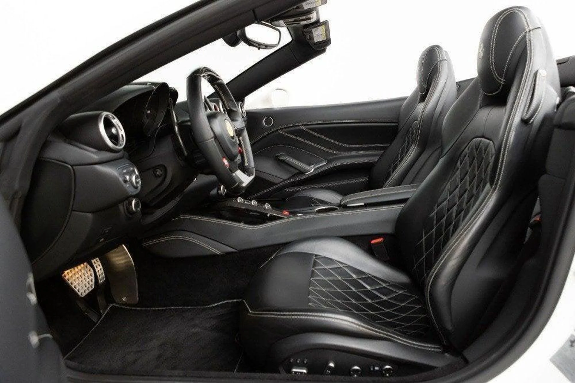 mph001_3884493680_Used_2016_Ferrari_California_T_1777368187_8cc197e74b