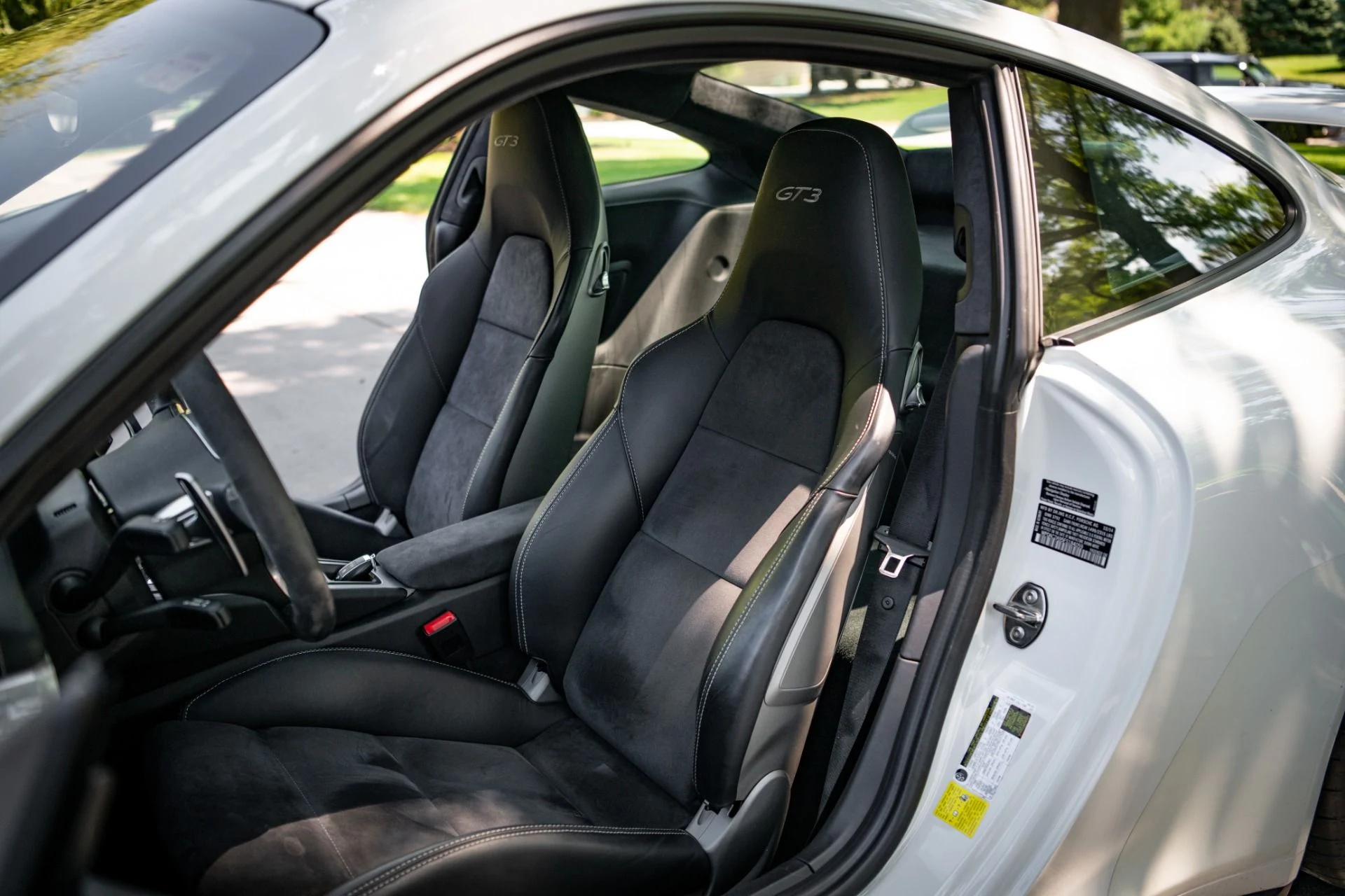 mph001_3890541903_Used_2015_Porsche_911_GT_3_1783359761_cca217cbc4