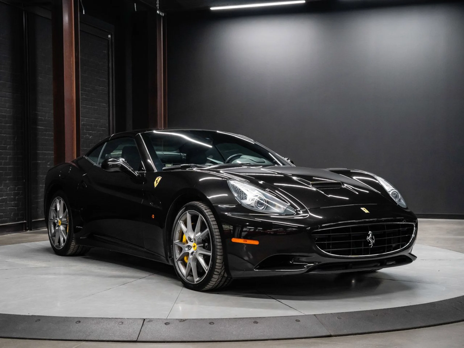 mph001_3902337869_ferrari_california_2011_5d46904800