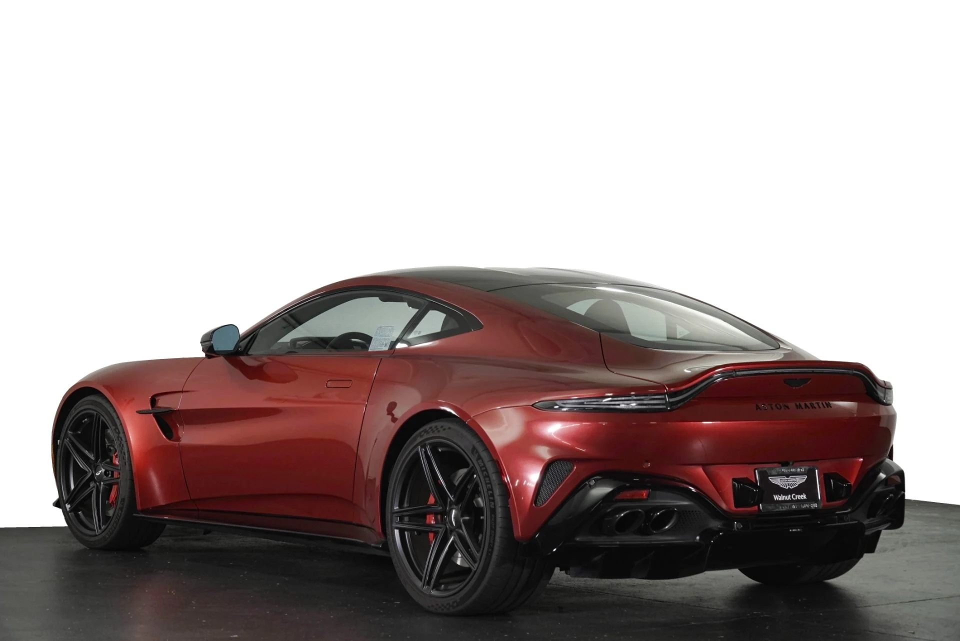 mph001_3907103882_Used_2025_Aston_Martin_Vantage_Base_1787242428_a24545e00a