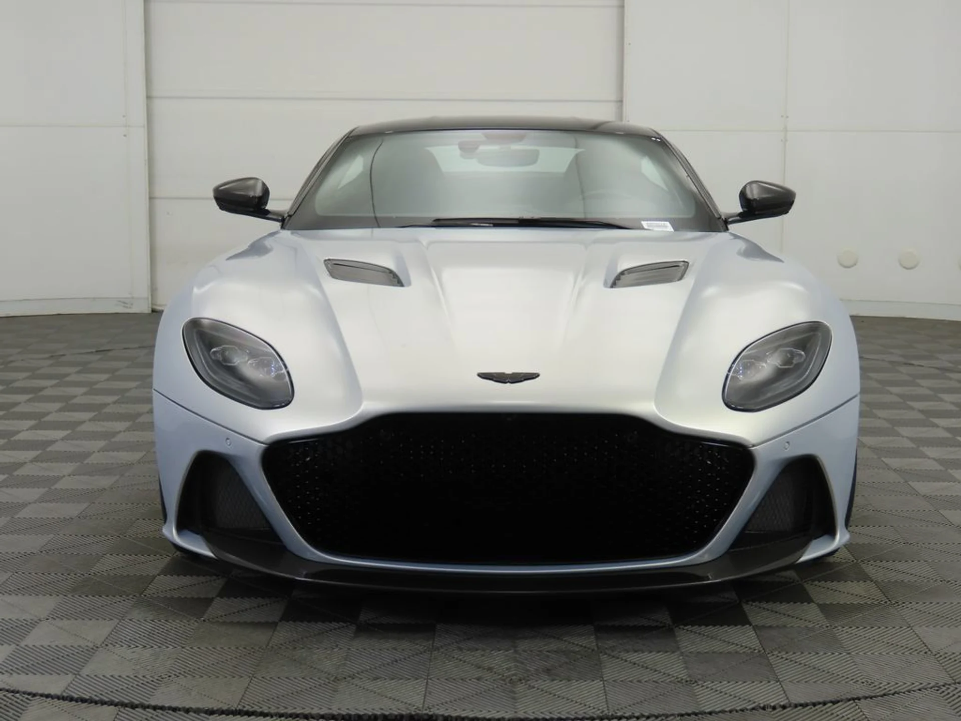 mph001_3911658527_used_2023_aston_martin_dbs_coupe_8119_22958468_2_1024_ac6ba1e820