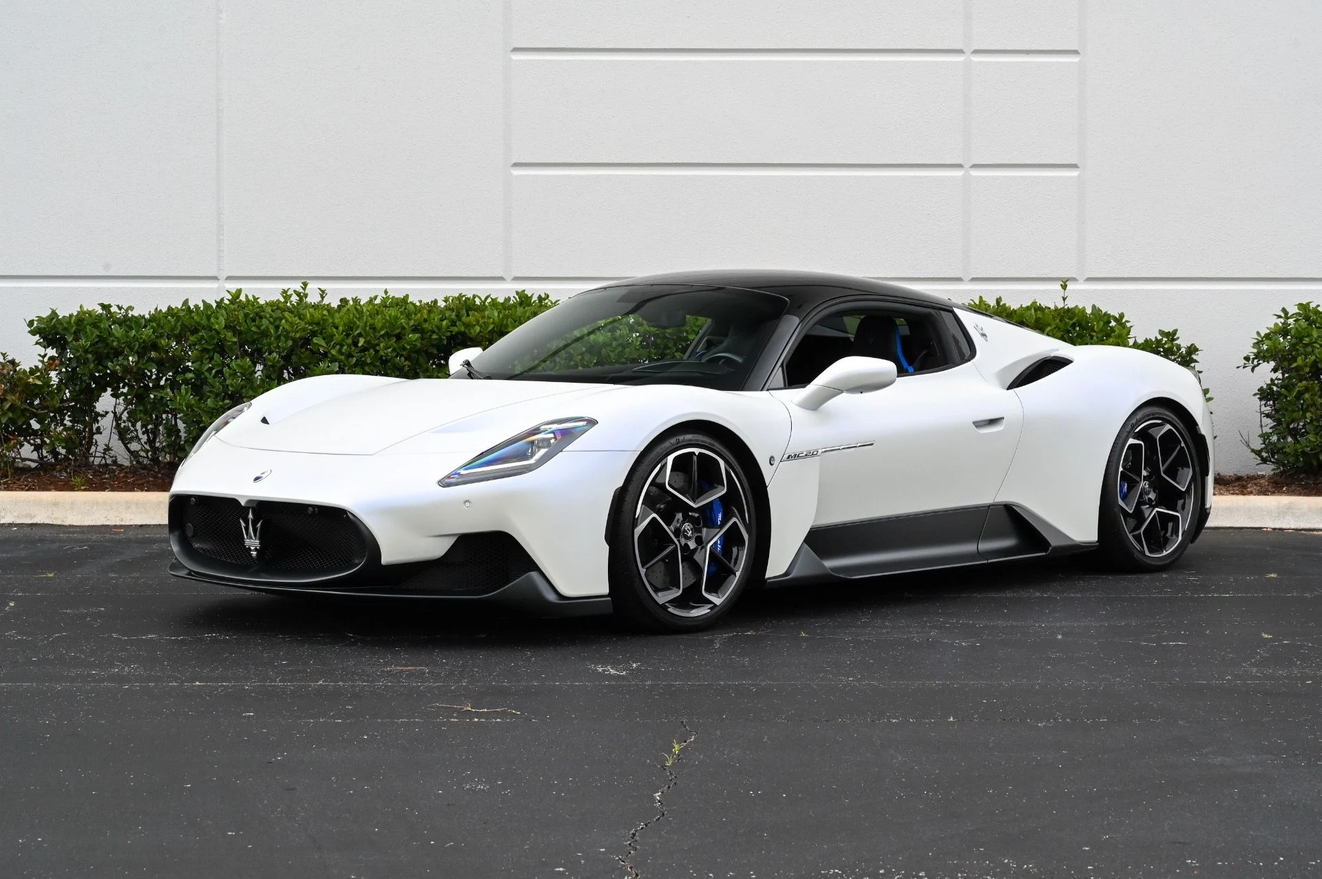 mph001_3918191562_Used_2022_Maserati_MC_20_1715696593_4ef3b86f15
