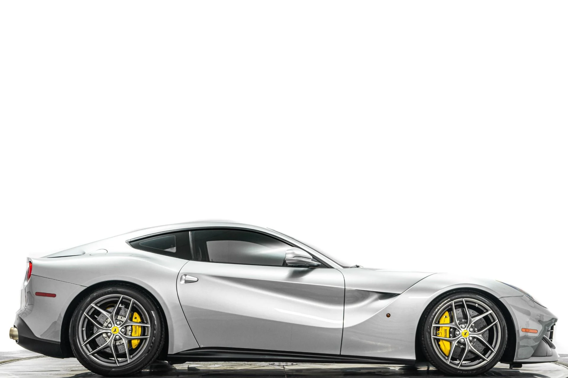 mph001_3931403913_Used_2016_Ferrari_F12berlinetta_1778185816_7a565e6775