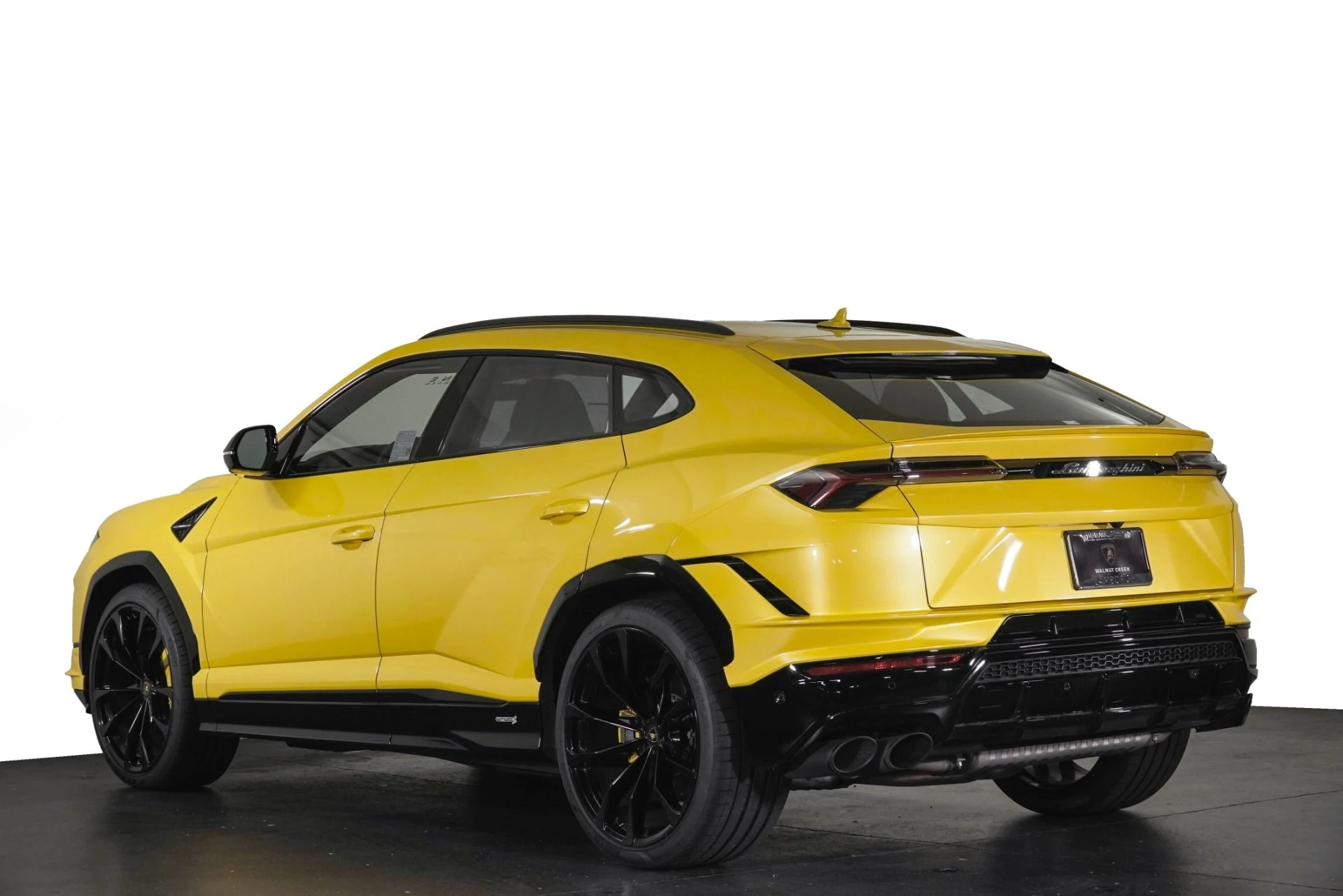 mph001_3931671837_Used_2023_Lamborghini_Urus_S_1782321107_008dab18b8