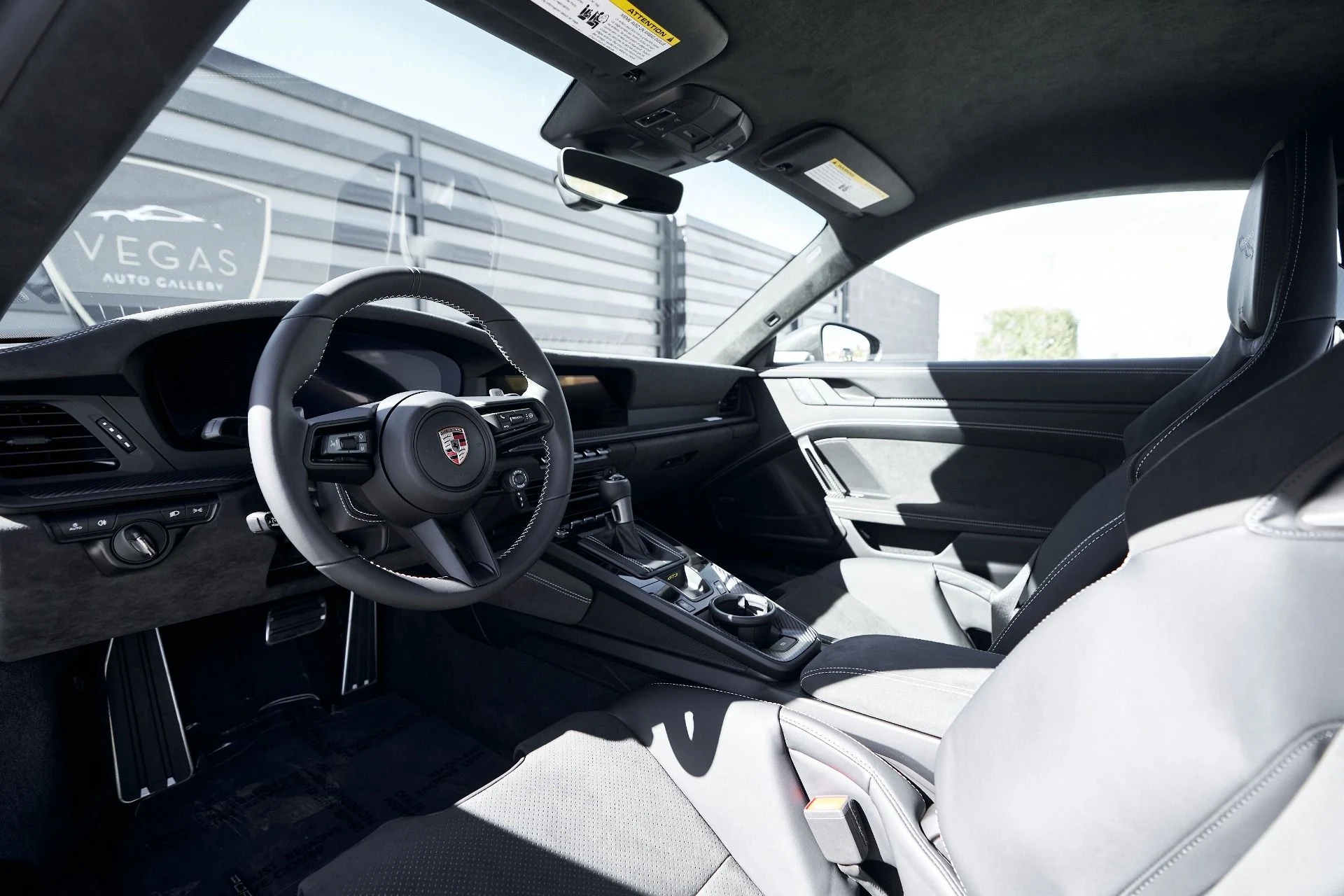 mph001_3933173929_Used_2025_Porsche_911_GT_3_1760569932_2710489ead