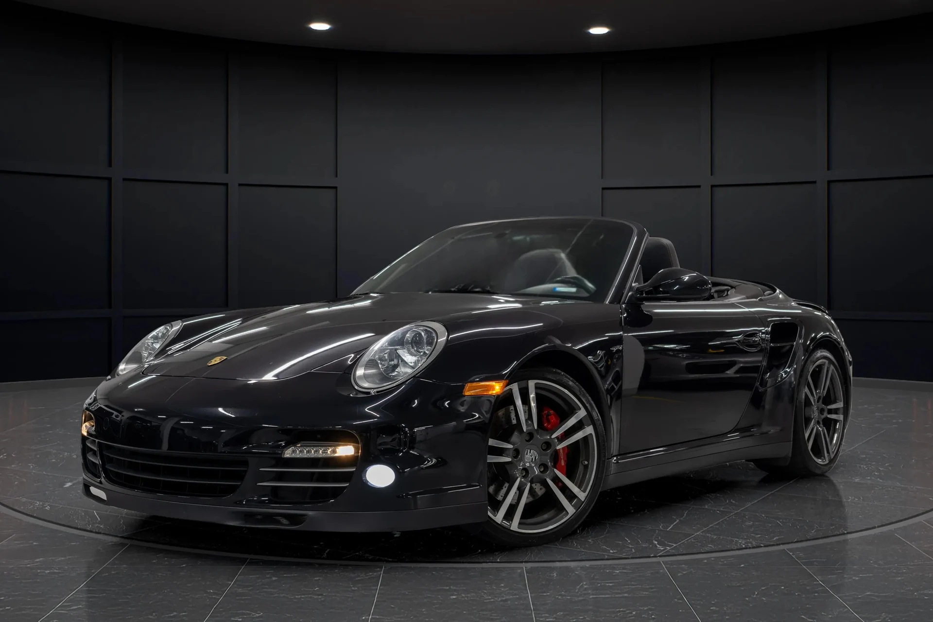 mph001_3944927975_9fc5291f_af20_4e6a_af63_35dc58f056f8_201120_Porsche2091120_Turbo20_Cabriolet2028_WP_0_CD_2_A90_BS_77372929_2_444695a7fb