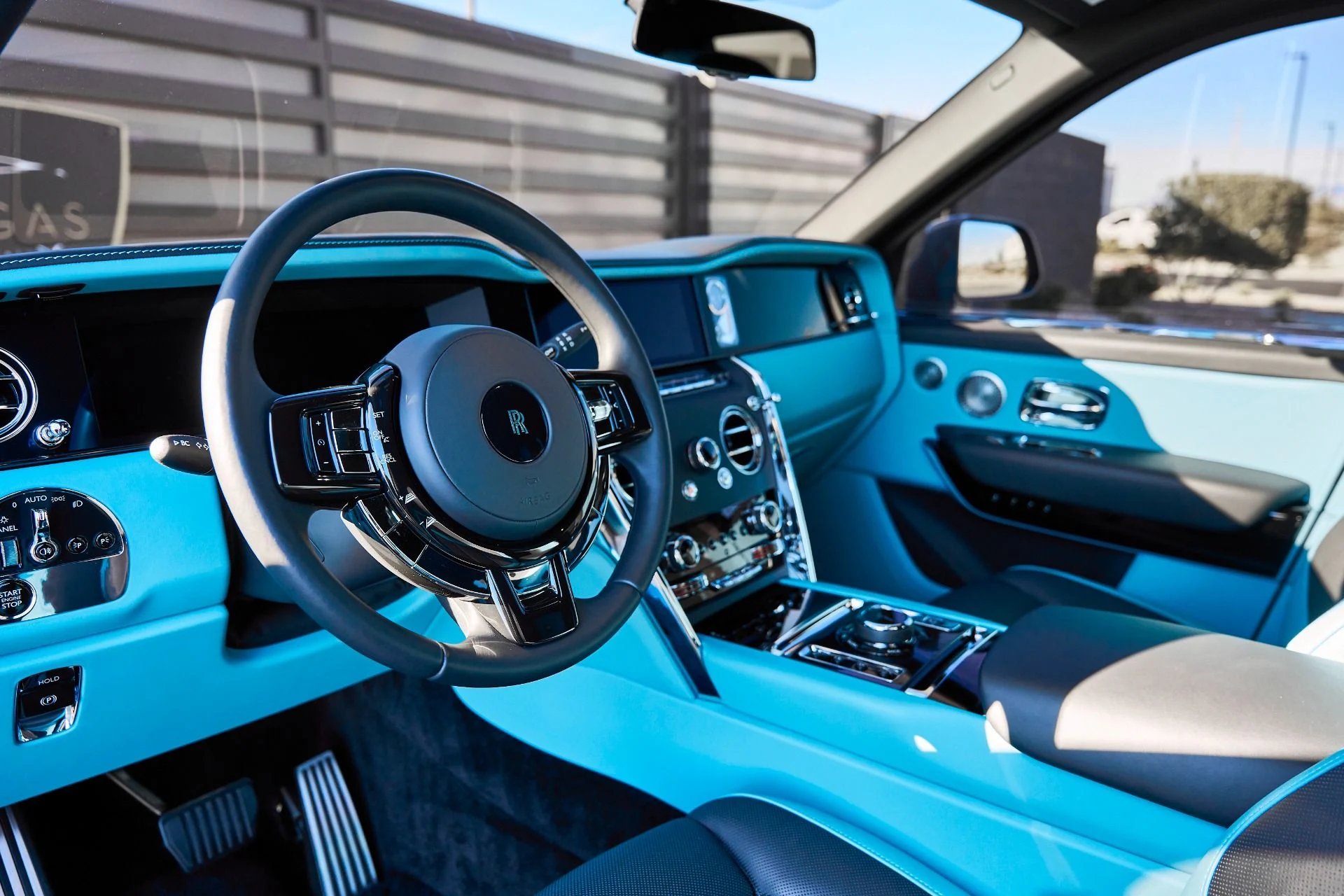 mph001_3946448662_Used_2025_Rolls_Royce_Cullinan_Base_1767668599_3294c6c407