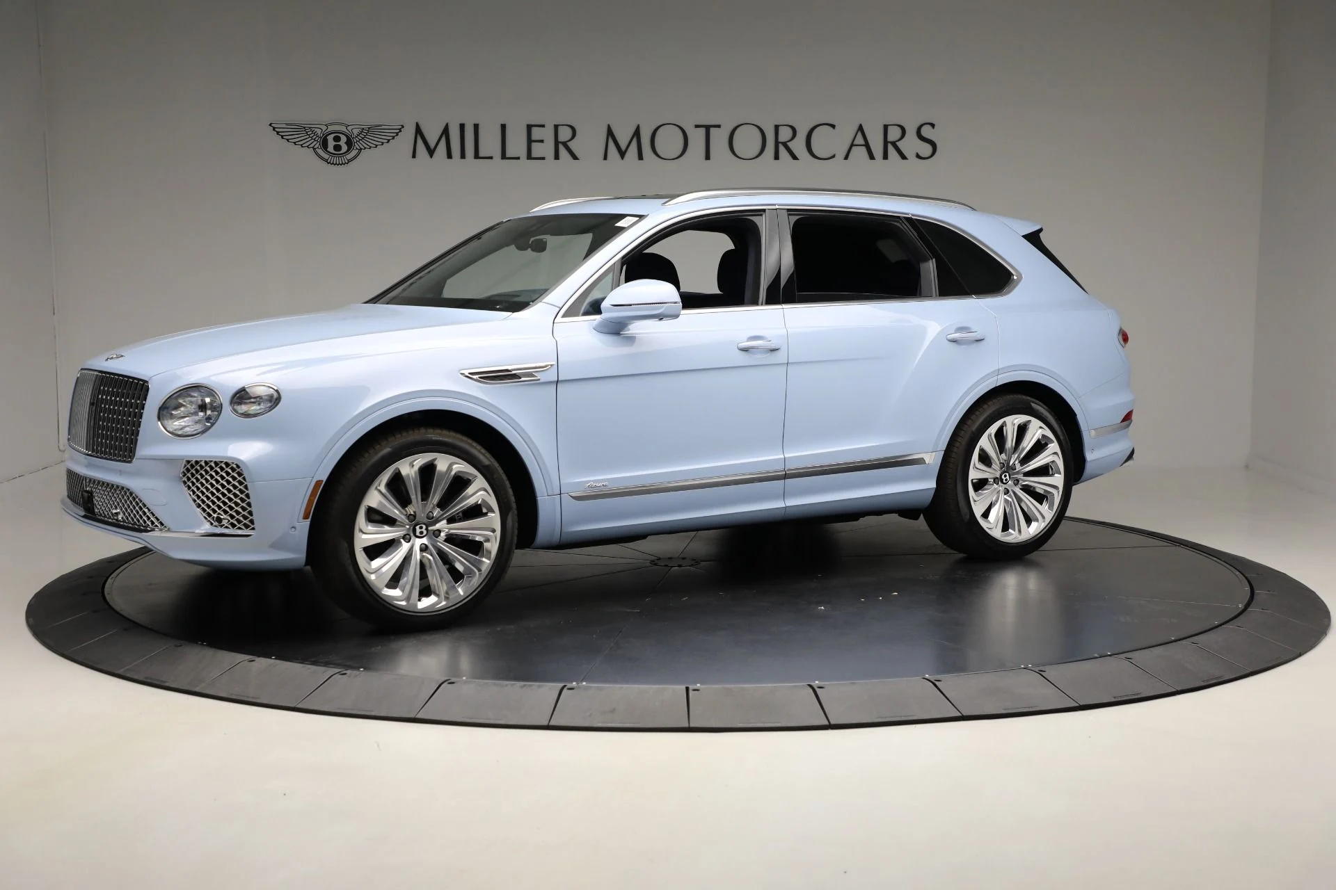 mph001_3948618451_New_2025_Bentley_Bentayga_Azure_V8_a6b8e83780