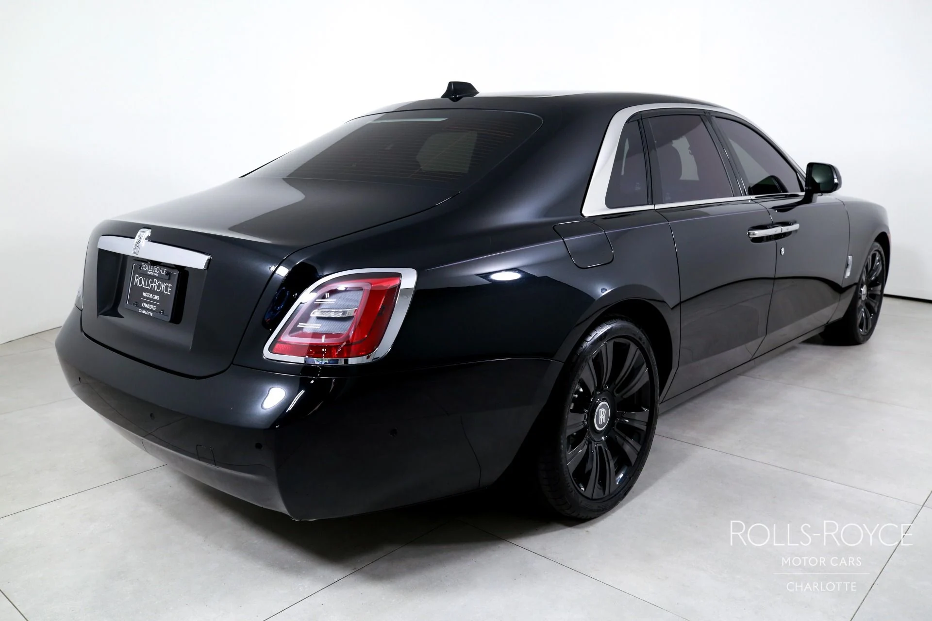 mph001_3951891830_Used_2022_Rolls_Royce_Ghost_1786637312_d3c04928f0