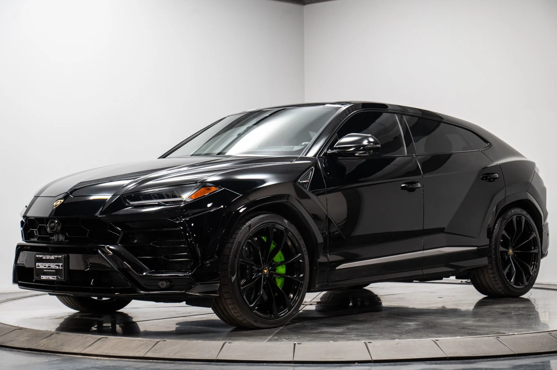mph001_3972780481_Used_2020_Lamborghini_Urus_1746136581_9849c8eb0b