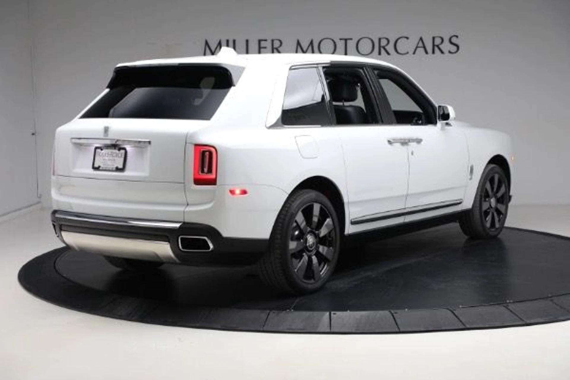 mph001_3980018897_Used_2022_Rolls_Royce_Cullinan_17c8b85288
