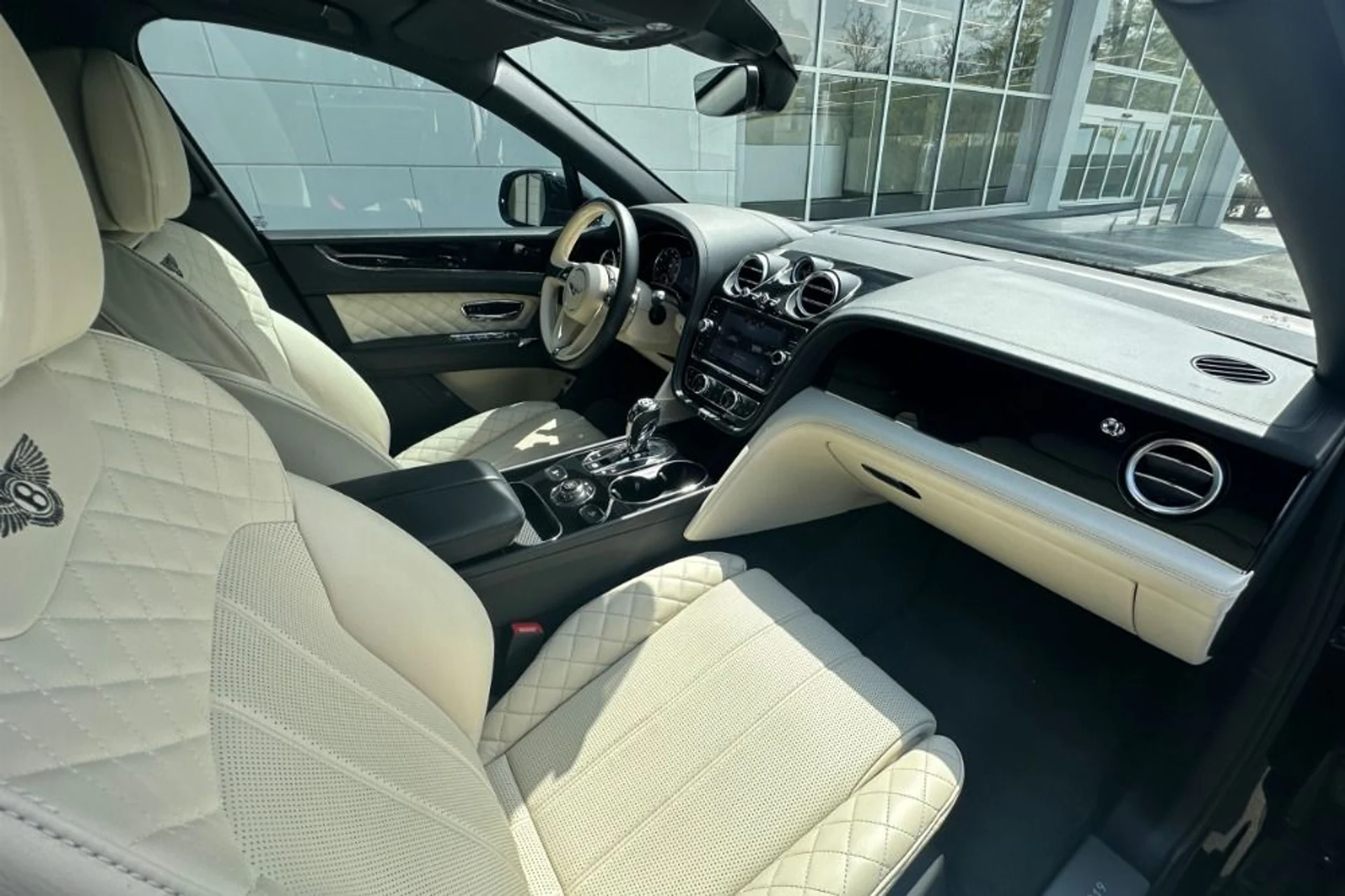 mph001_3982634042_Used_2019_Bentley_Bentayga_V8_1778775400_088462904f