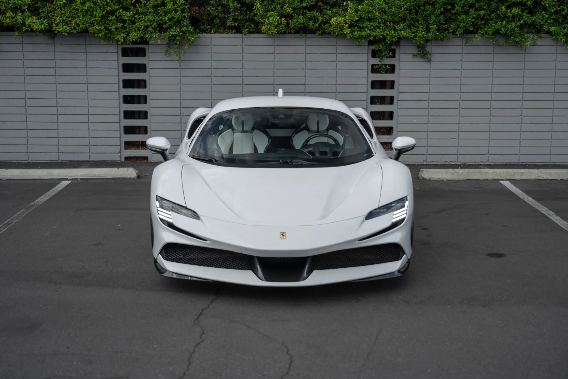 mph001_3990188206_Used_2023_Ferrari_SF_90_Stradale_1760118033_90d77aa712