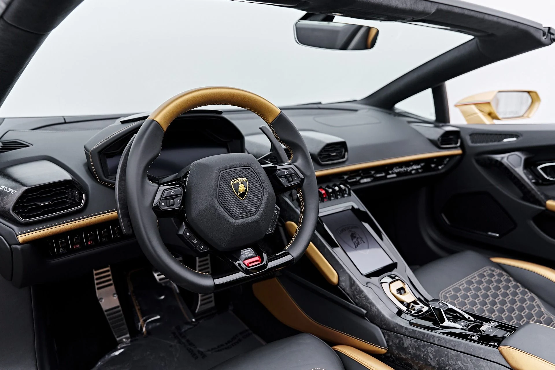 mph001_3994627378_Used_2022_Lamborghini_Huracan_EVO_Base_1791315812_fbbb83ff78