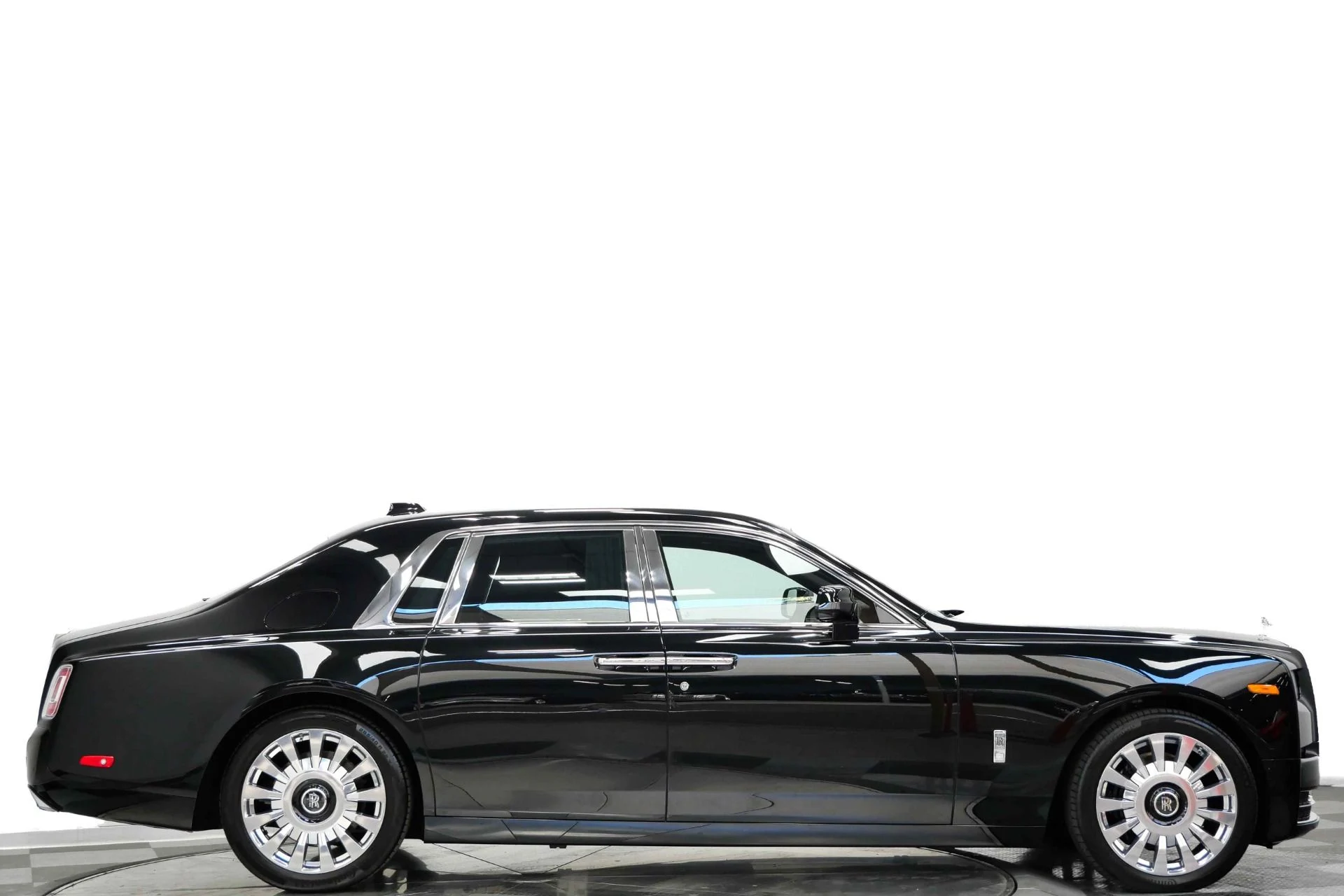 mph001_3996061512_Used_2019_Rolls_Royce_Phantom_The_Phantom_Package_Very_Low_Miles_Bespoke_Audio_1791821565_040d7f6281