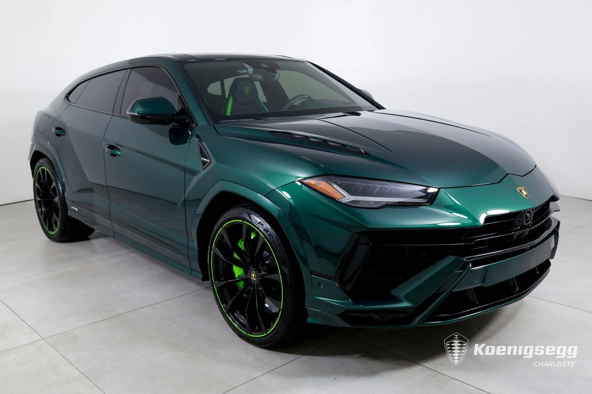 mph001_3996902542_Used_2024_Lamborghini_Urus_S_1760998520_72cad927cb