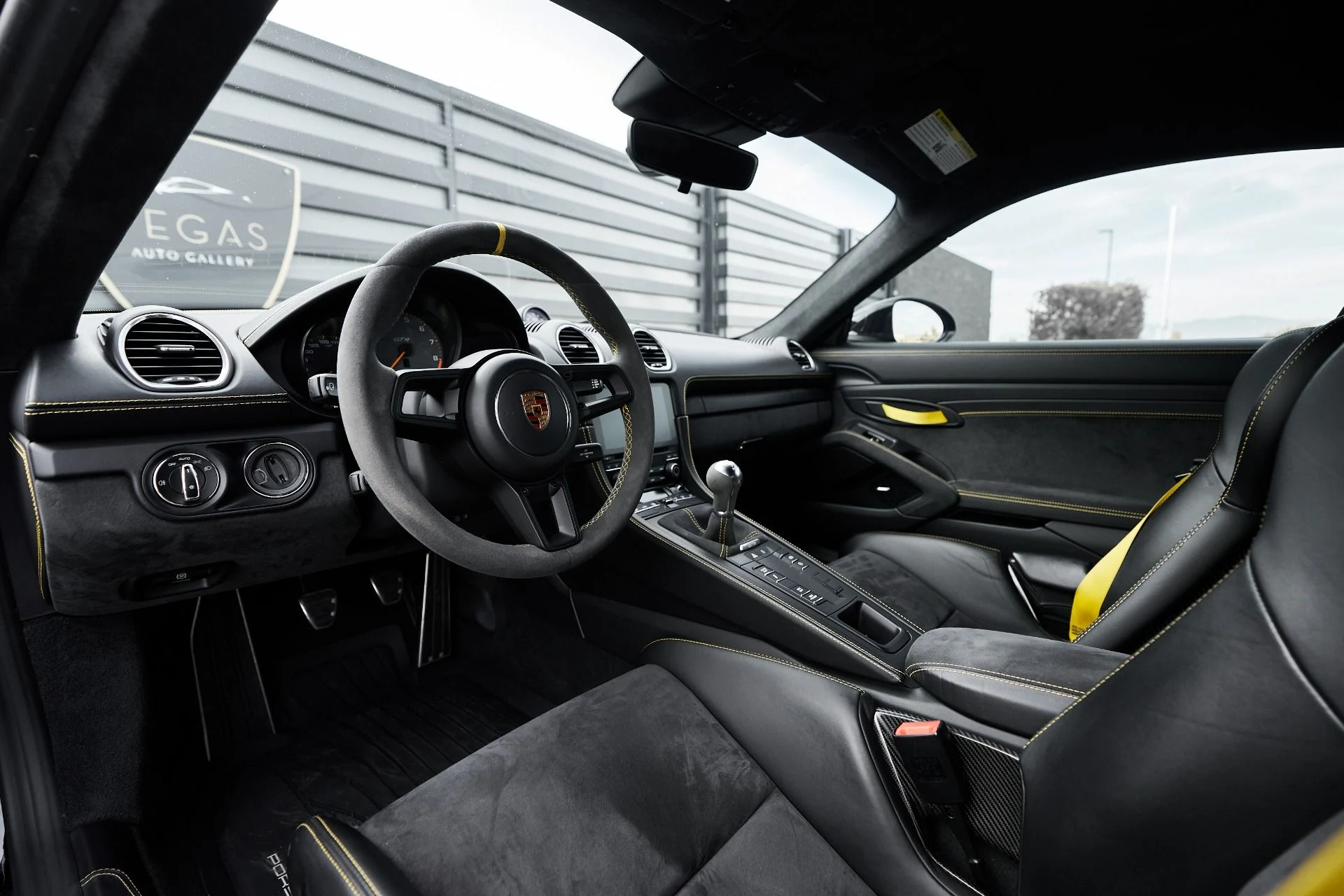 mph001_3997977011_Used_2020_Porsche_718_Cayman_GT_4_1763019376_0ba18fc2c5