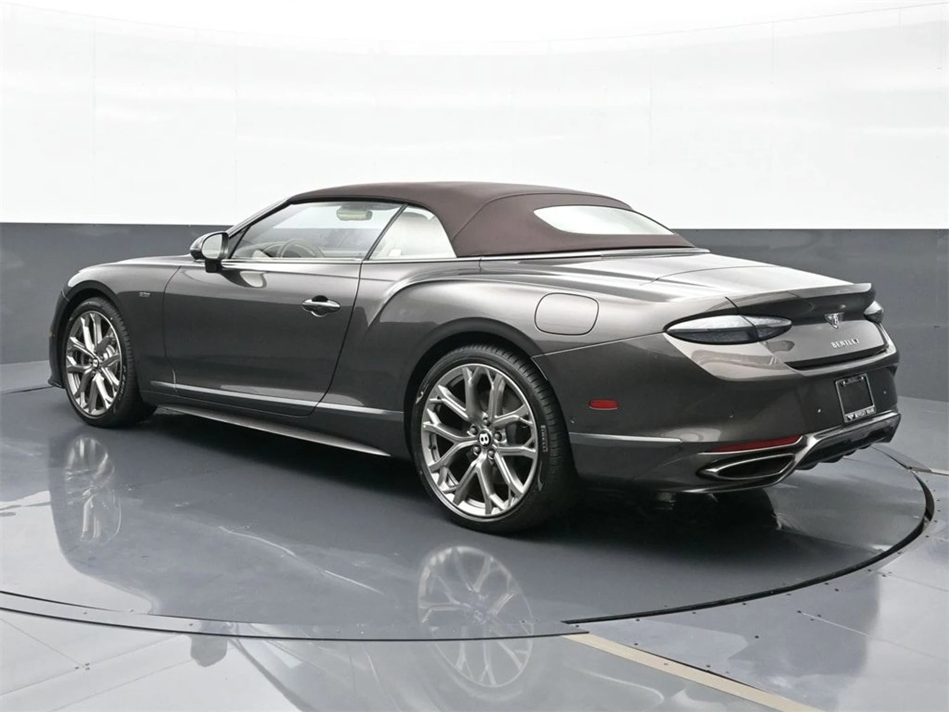 mph001_4011522927_bc9e183de0eaa7457f581f32cd8ea045x_32e6034a94