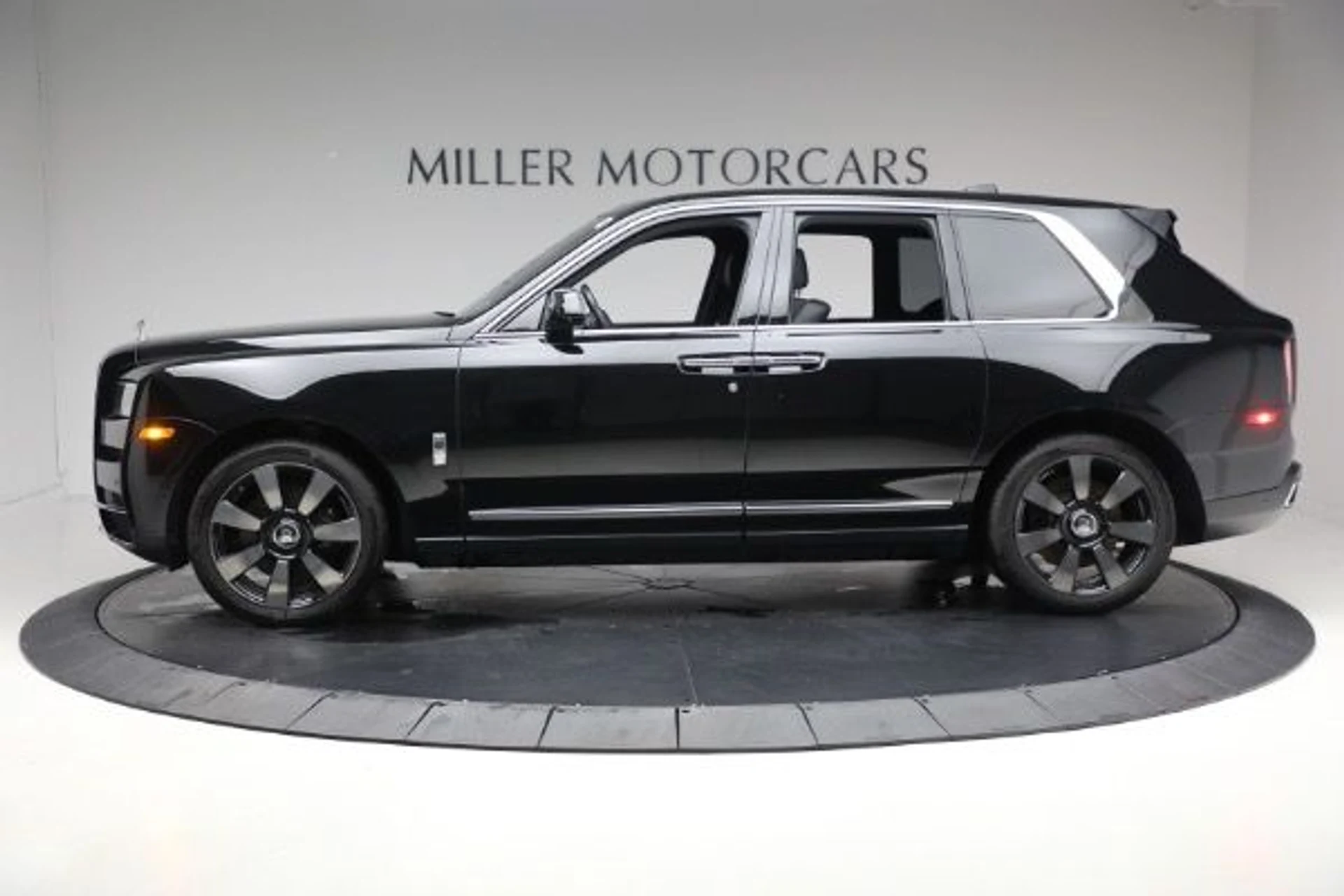 mph001_4014314325_Used_2020_Rolls_Royce_Cullinan_014cd79483