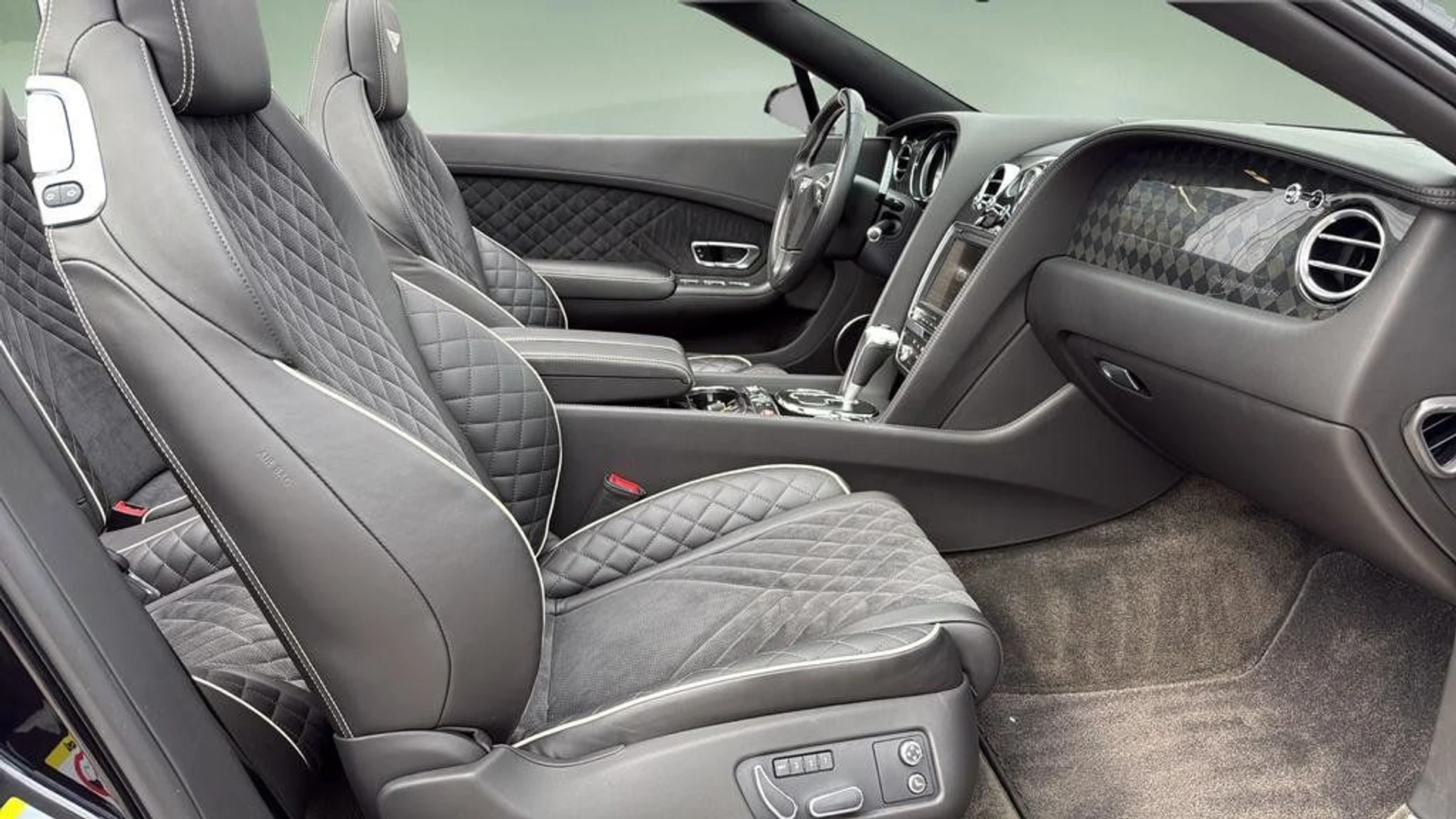 mph001_4043755508_73520a08baa94539ab7832997753fb1a_52890a881d