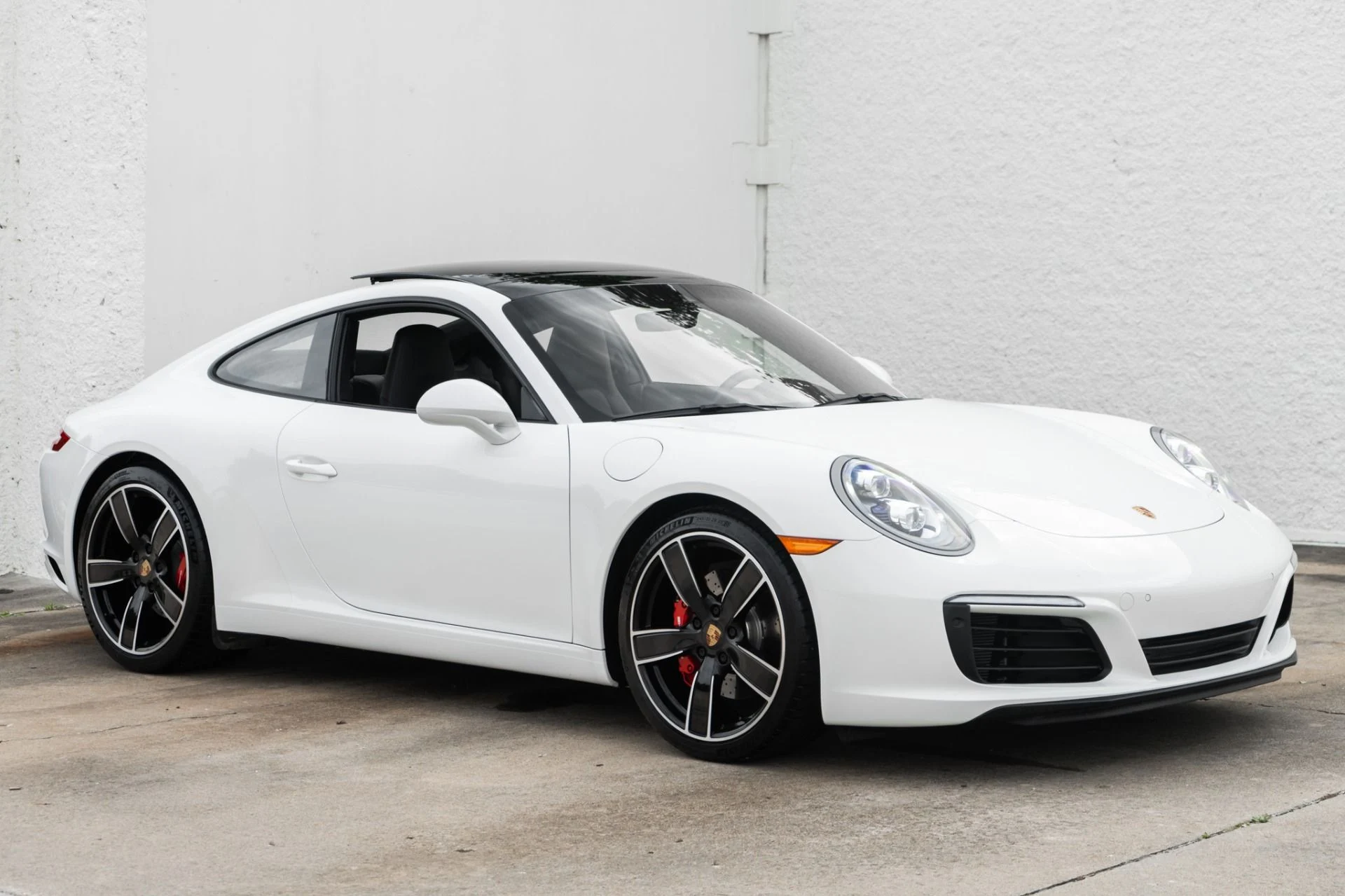 mph001_4053045379_Used_2018_Porsche_911_Carrera_S_1778021411_8330875e26