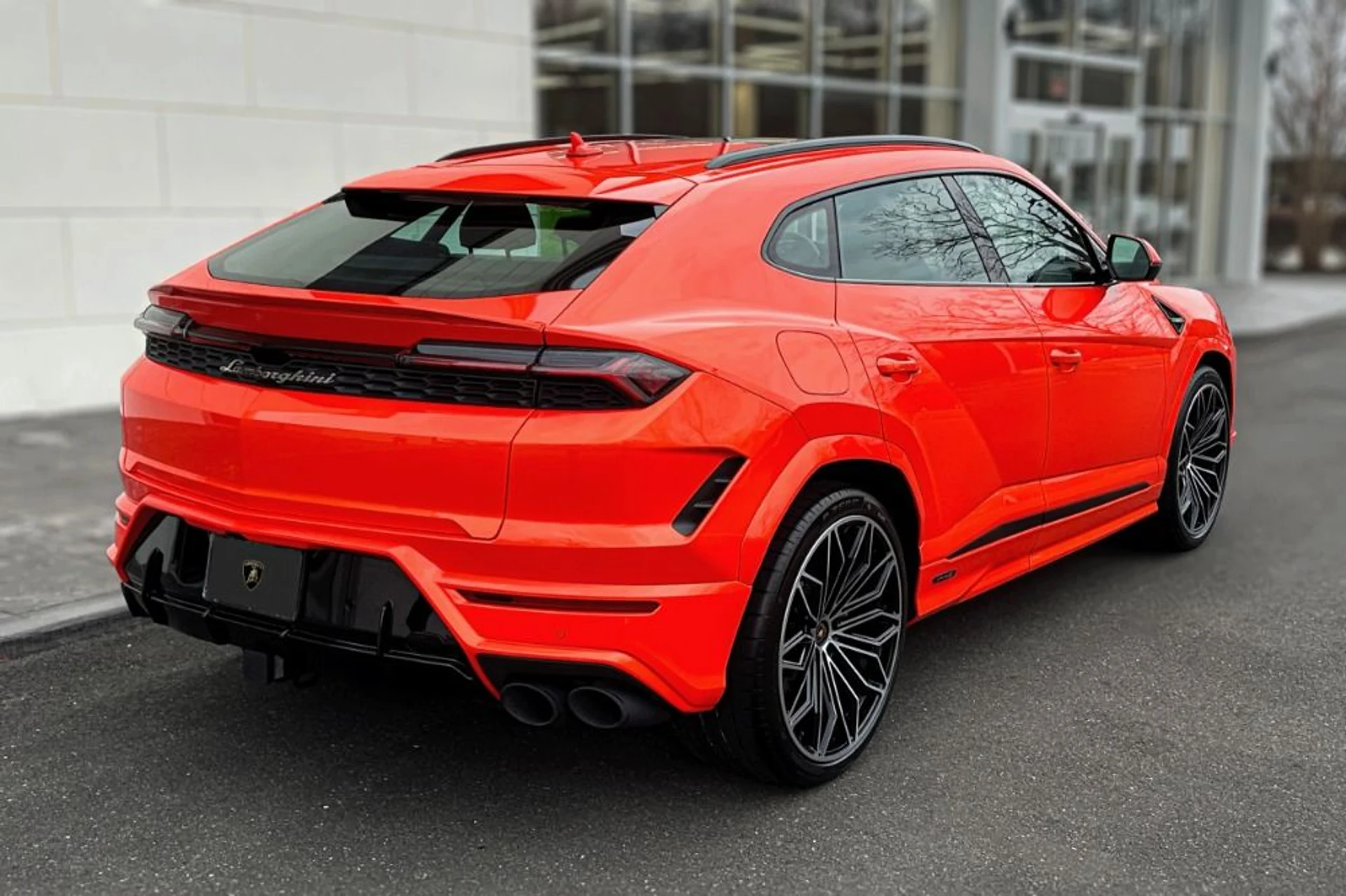 mph001_4061156897_New_2025_Lamborghini_Urus_SE_1765782567_00e5b154bd